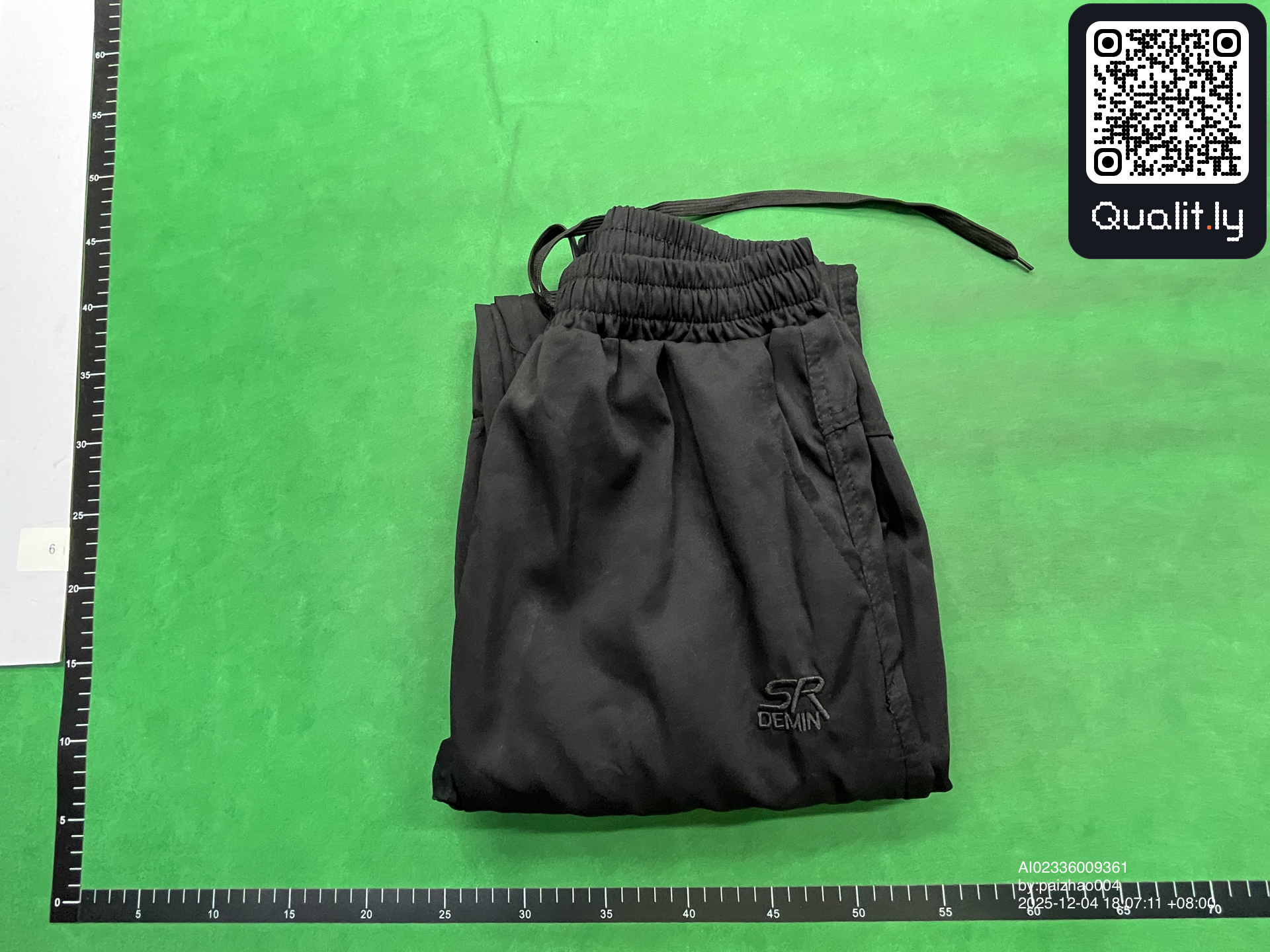 长裤 QC 照片 1 / 4