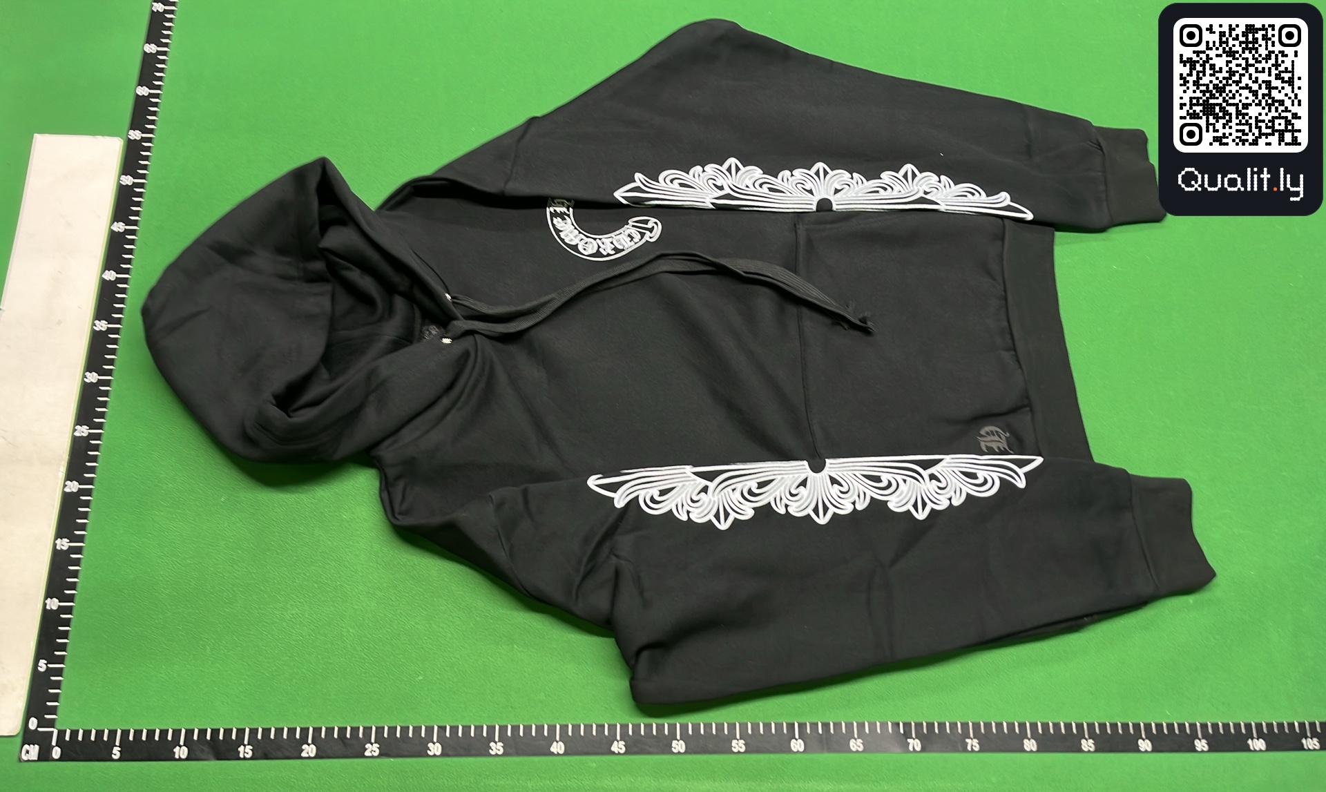 Bluza z kapturem — zdjęcie QC 2 z 8