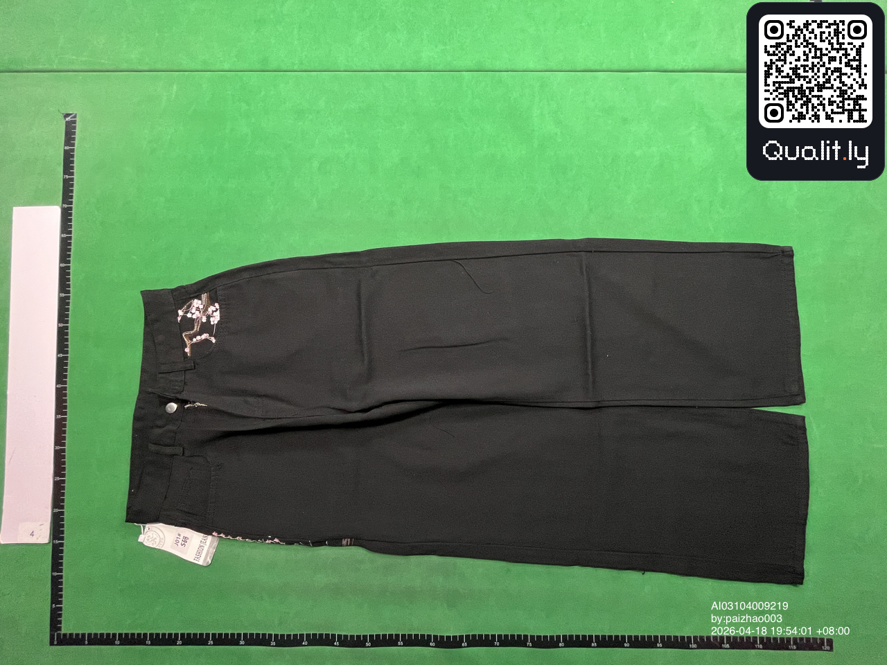 牛仔裤 QC 照片 3 / 10