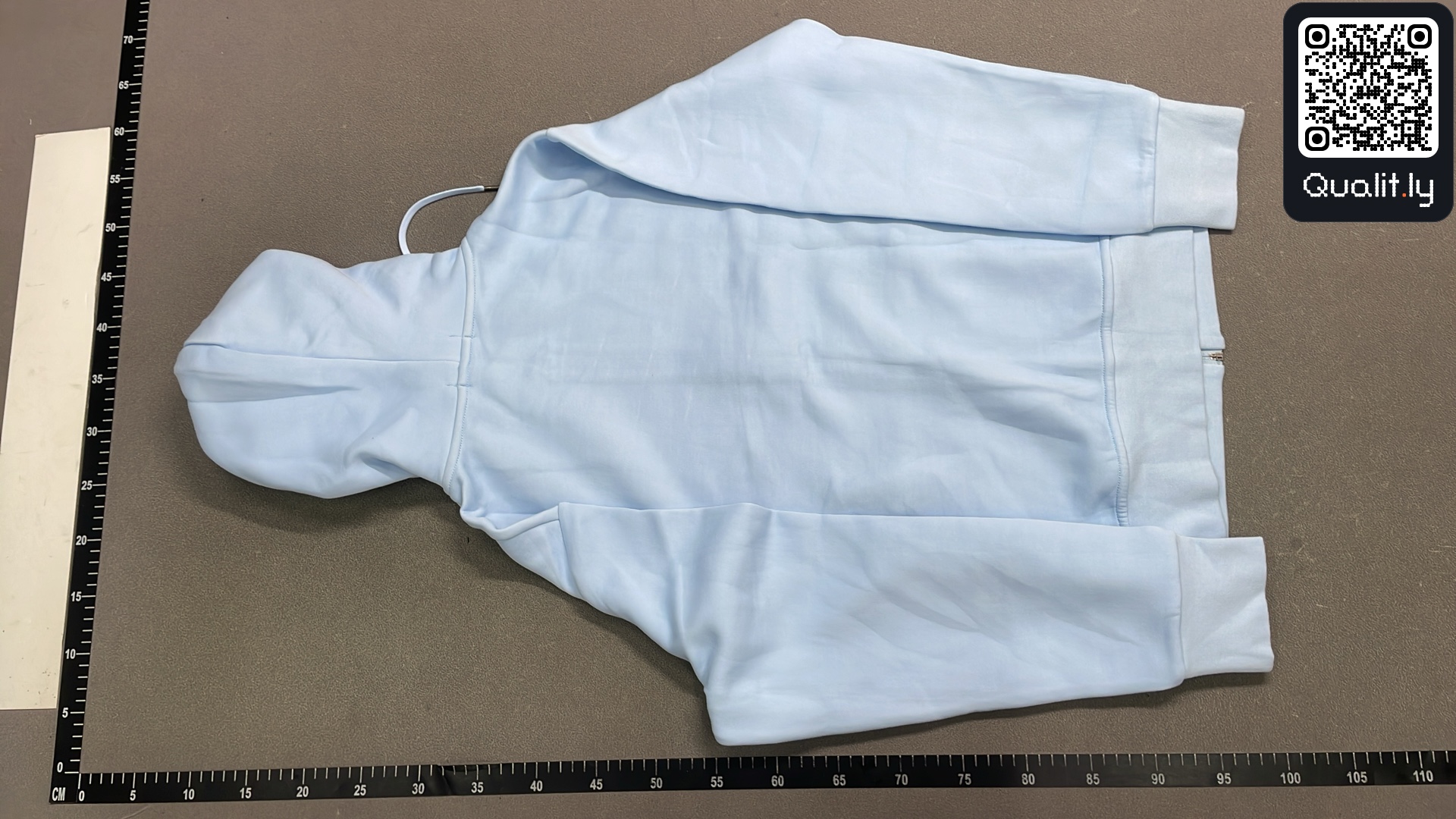 Hoodie — QC-Foto 3 von 30