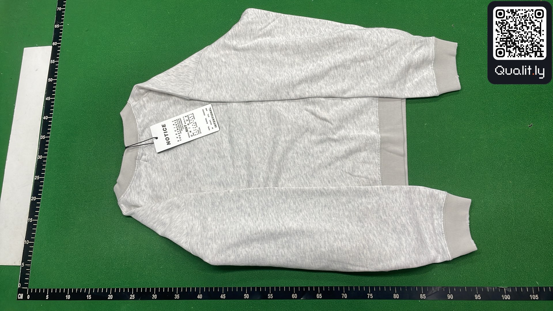 Hoodie QC photo 3 of 14