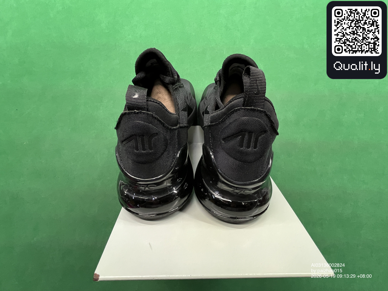 Sneakers — foto QC 3 di 28