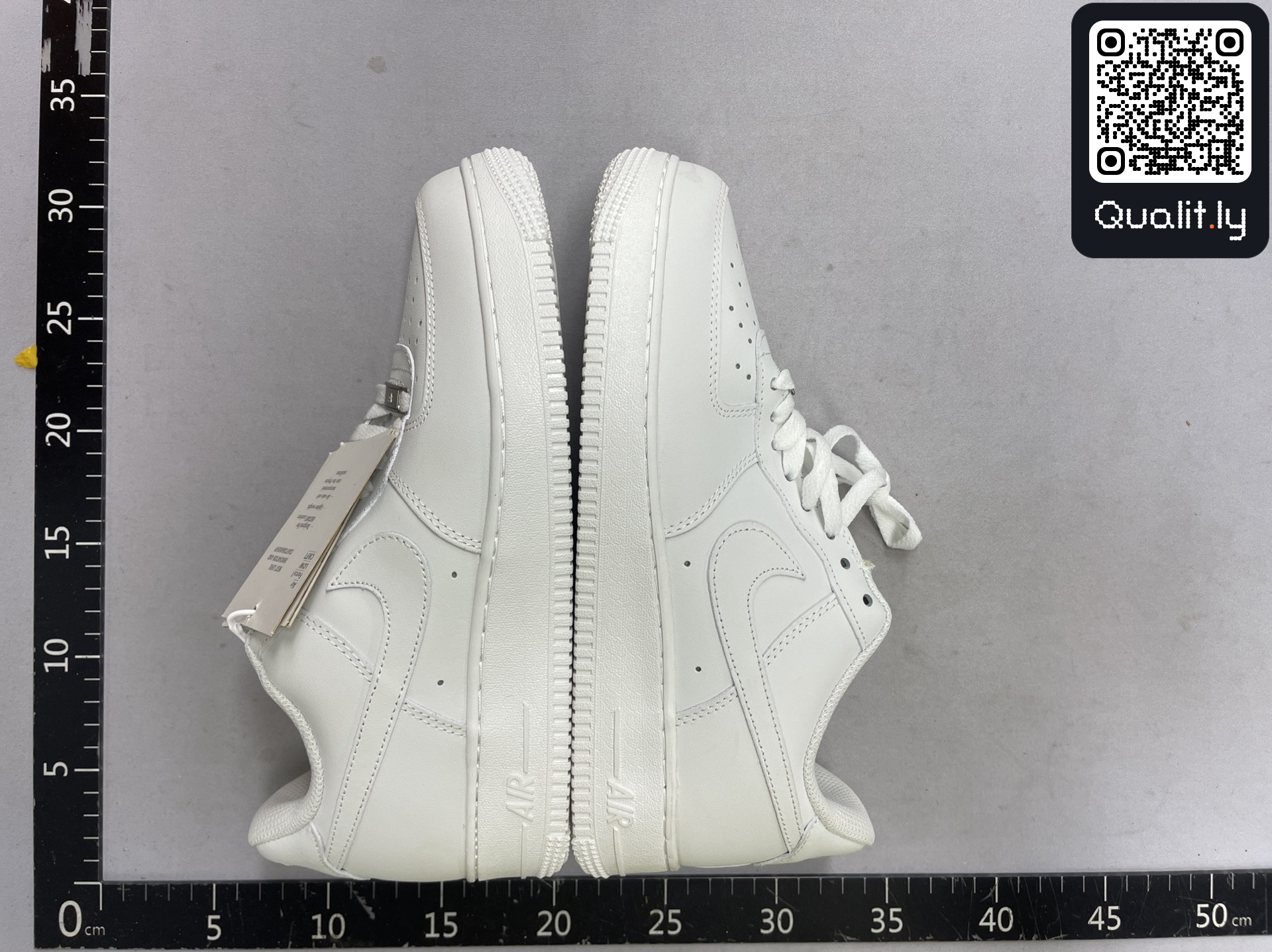 Sneakers QC photo 3 of 77
