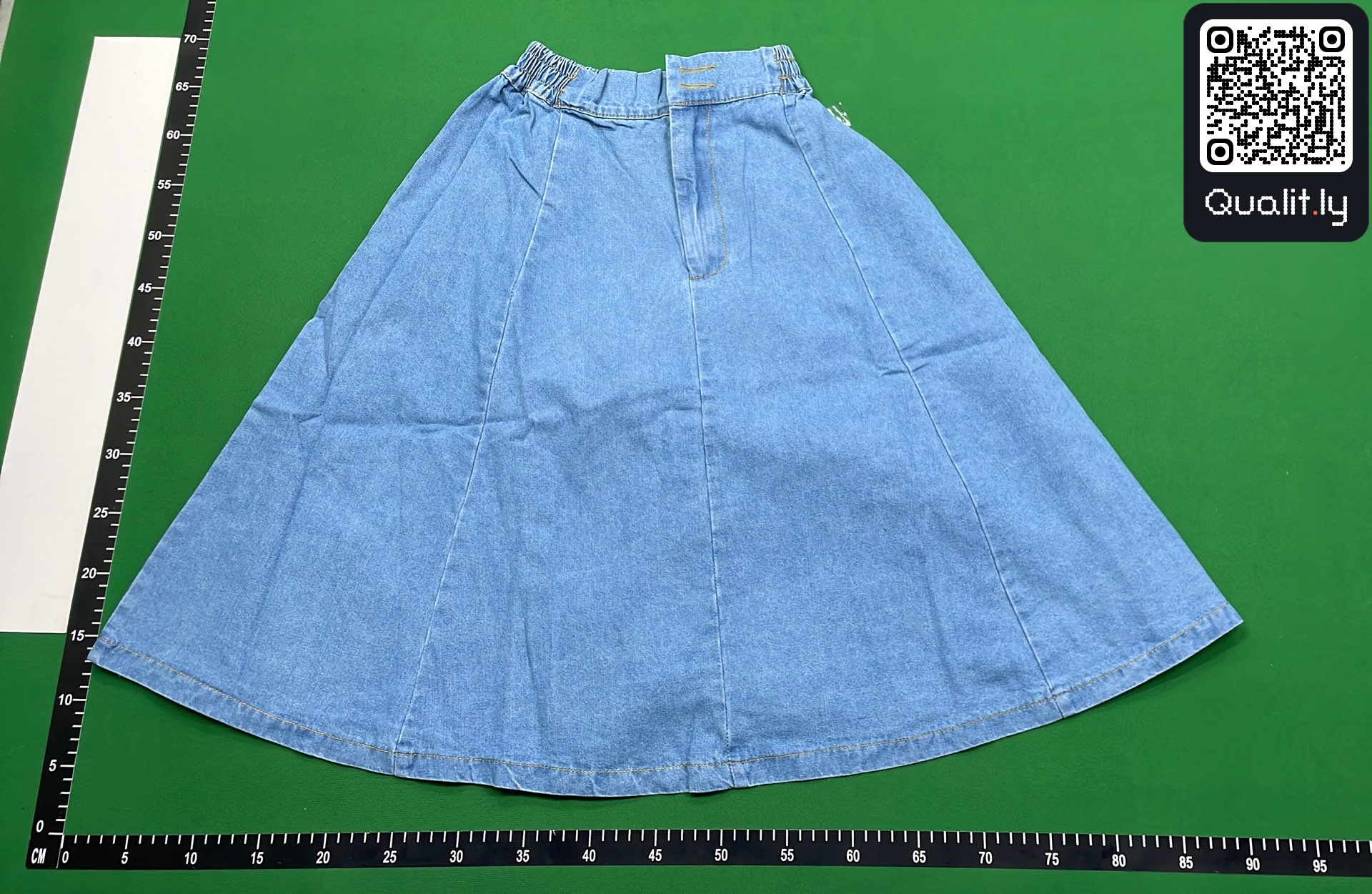 Jeans — foto QC 2 di 4