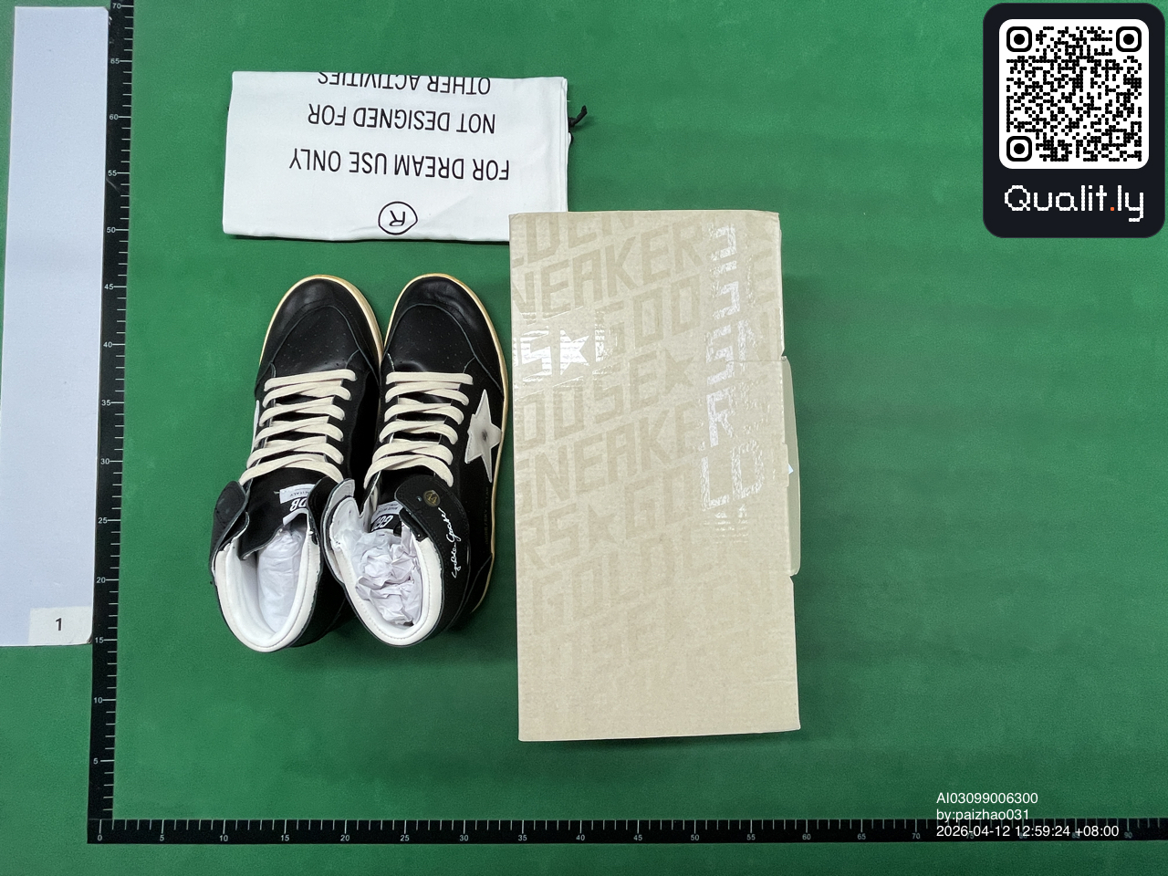 Sneaker — QC-Foto 1 von 28