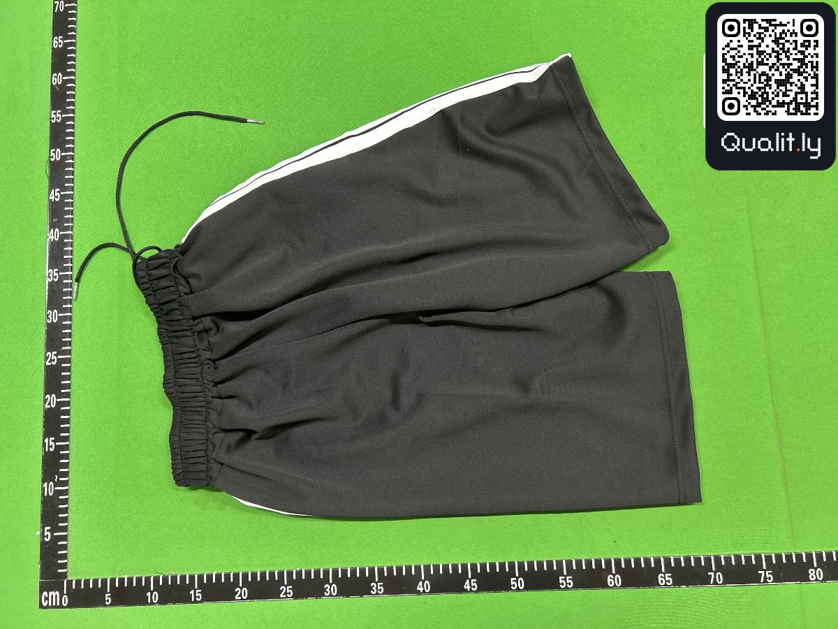 Pantaloncini — foto QC 1 di 16