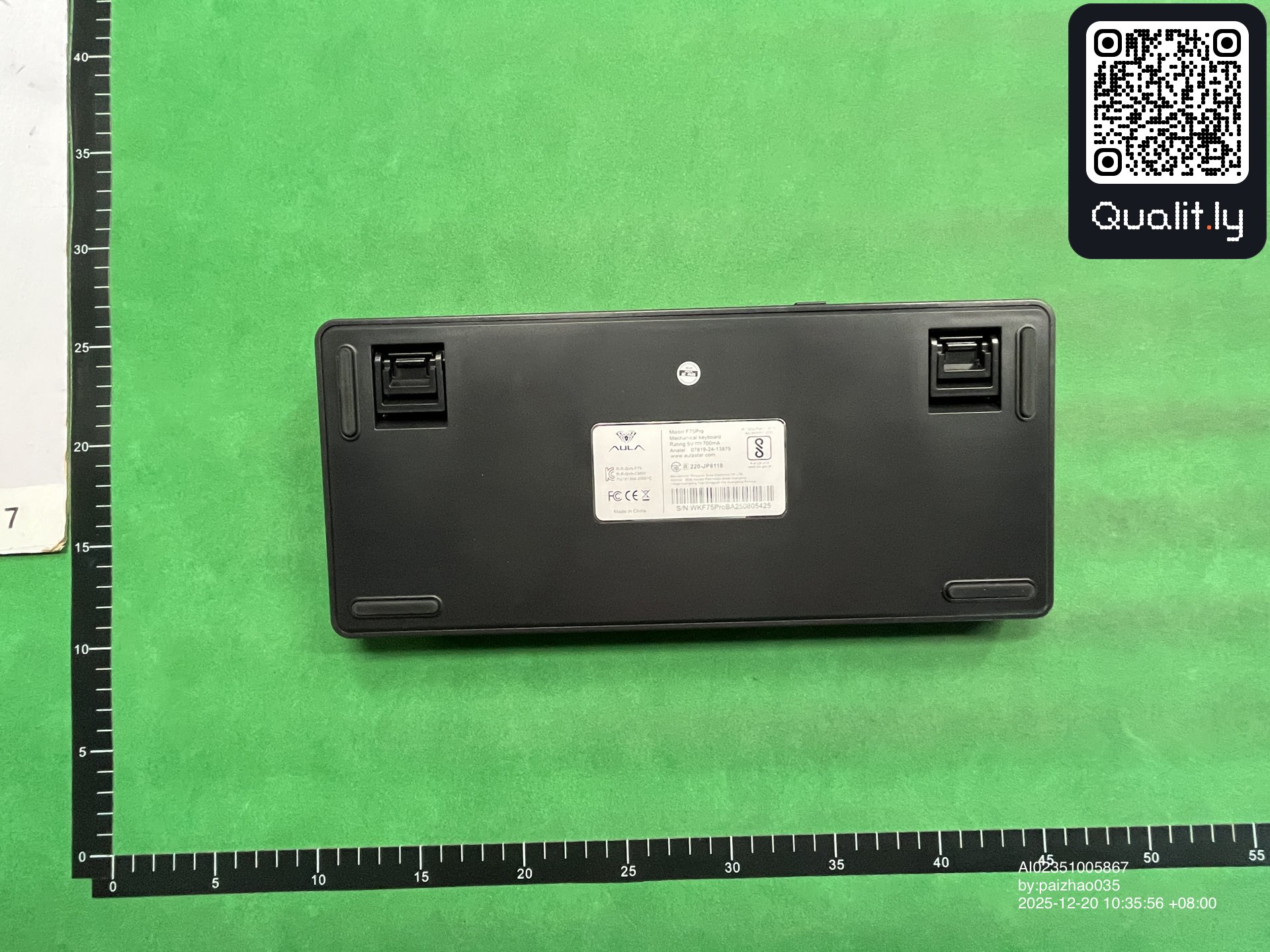 Foto QC 2 de 3
