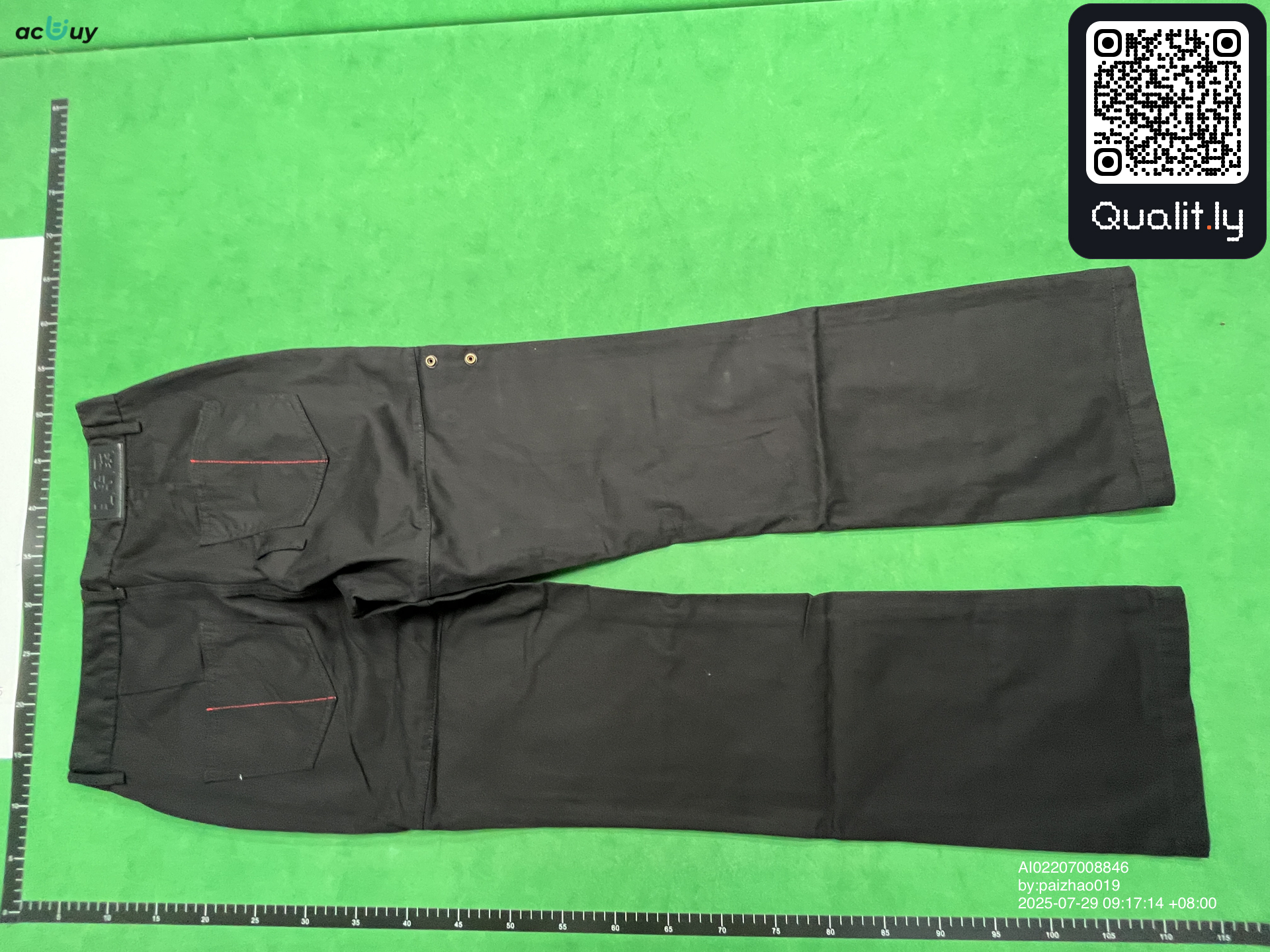 Pantalon — photo QC 2 sur 4