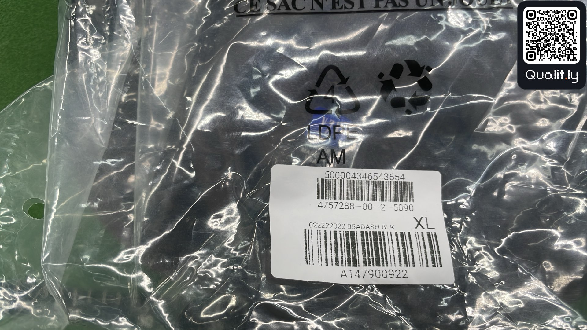 Camisola com capuz — foto QC 1 de 4