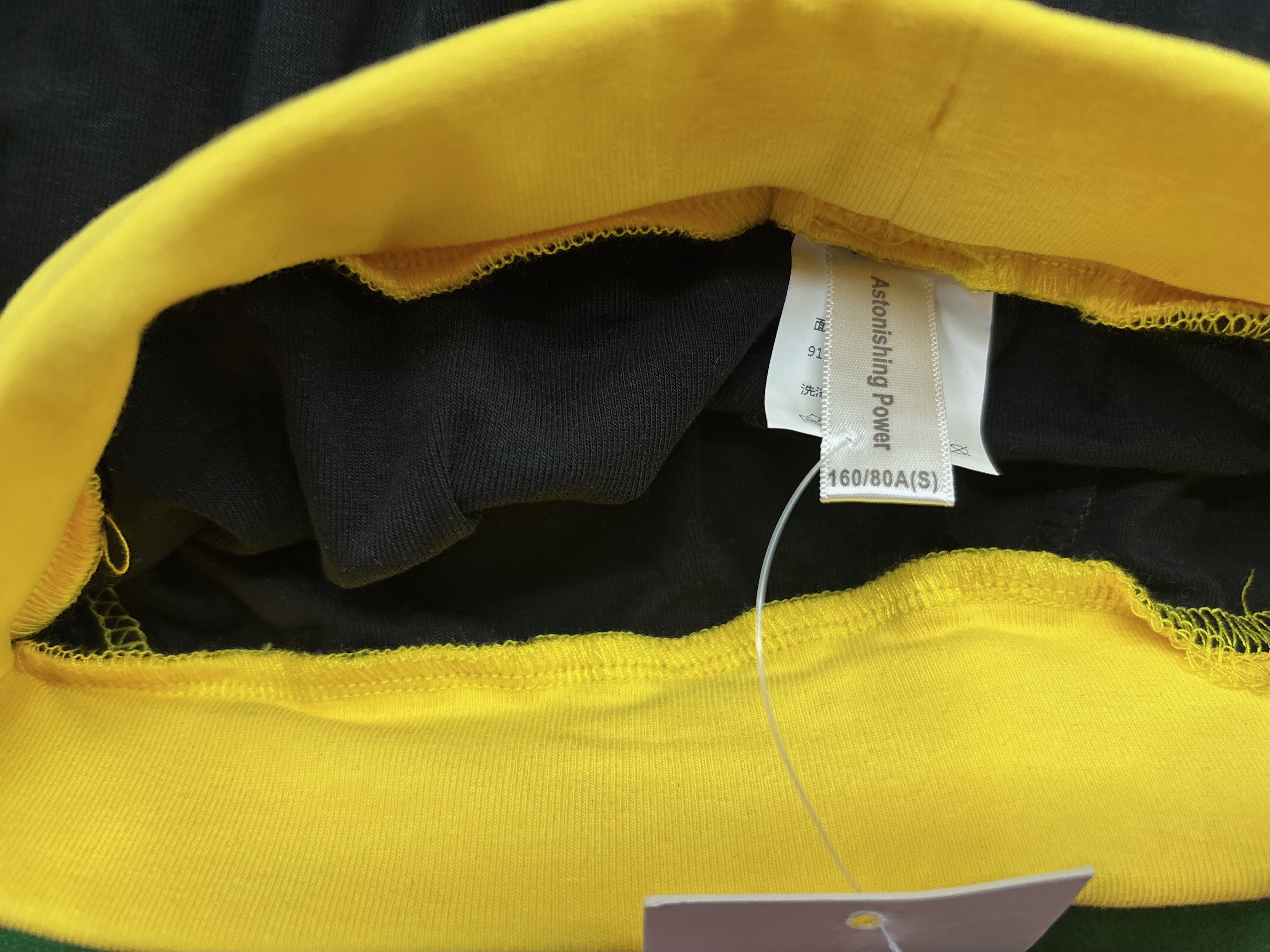 Tricou — fotografie QC 1 din 4