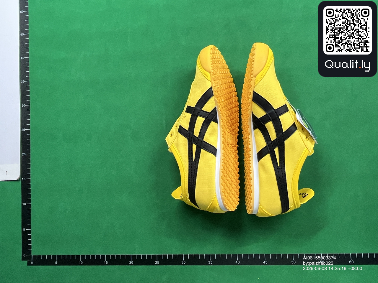 Sneakers QC photo 3 of 30