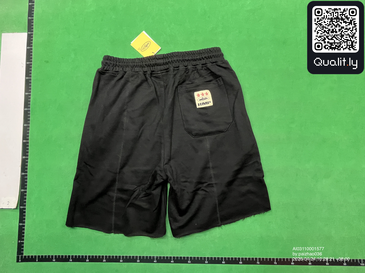Pantaloncini — foto QC 2 di 18
