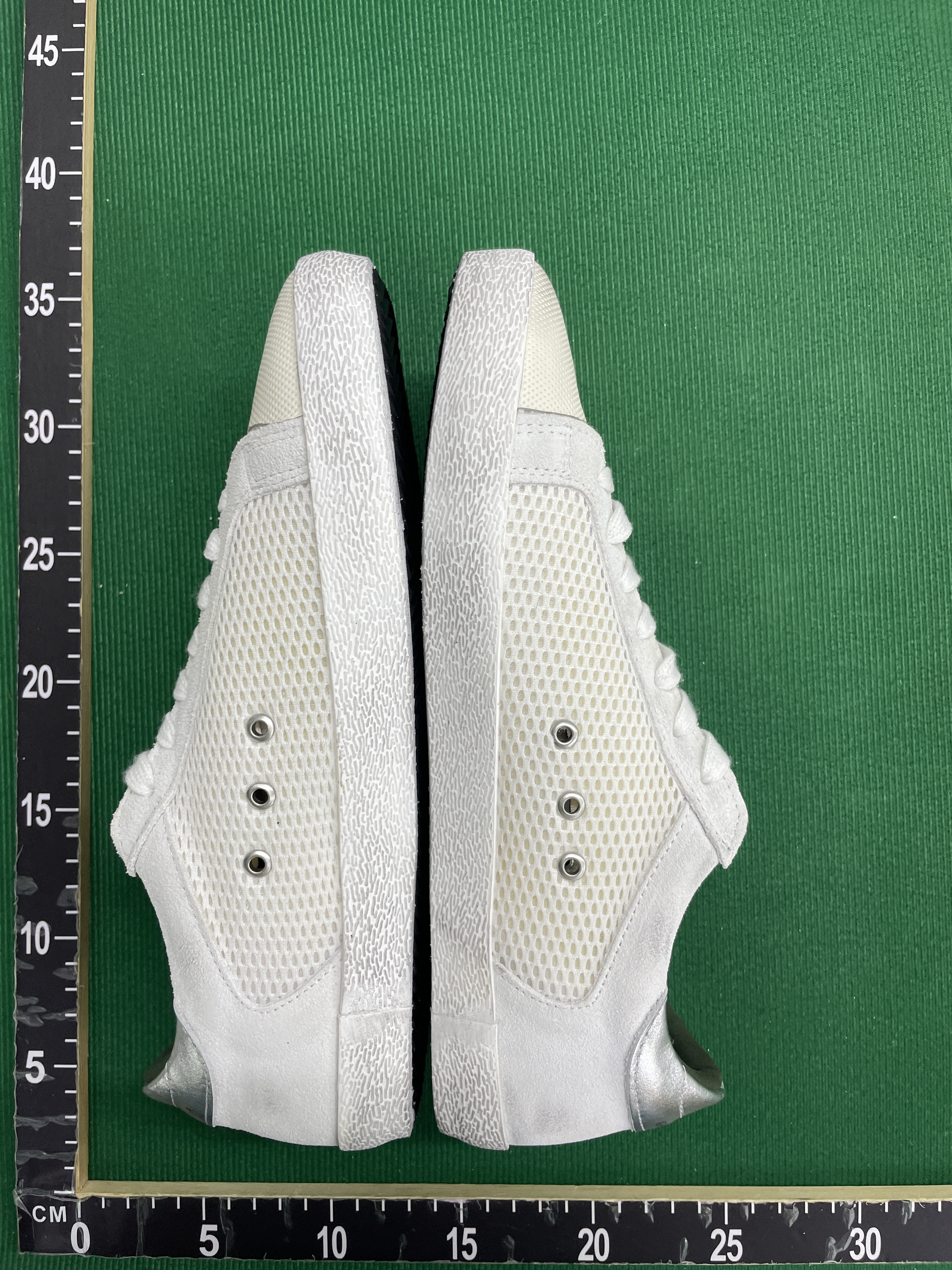 Sneakers QC photo 1 of 29