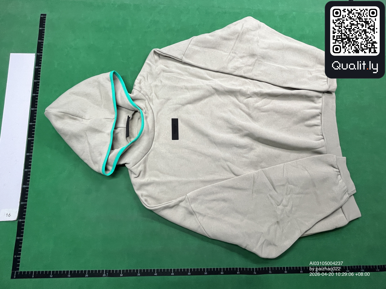 Hoodie QC photo 2 of 22