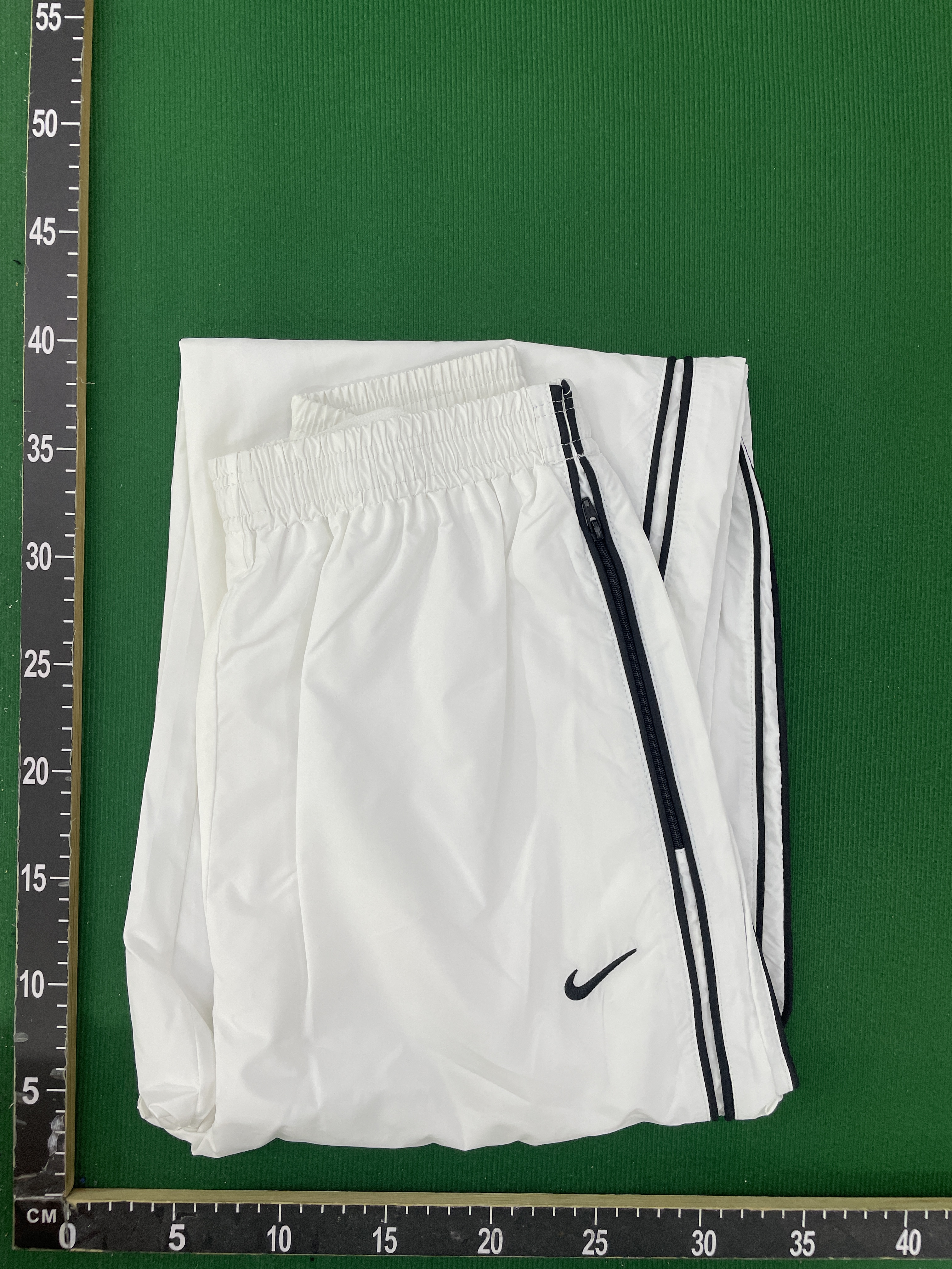 Pants QC photo 1 of 28