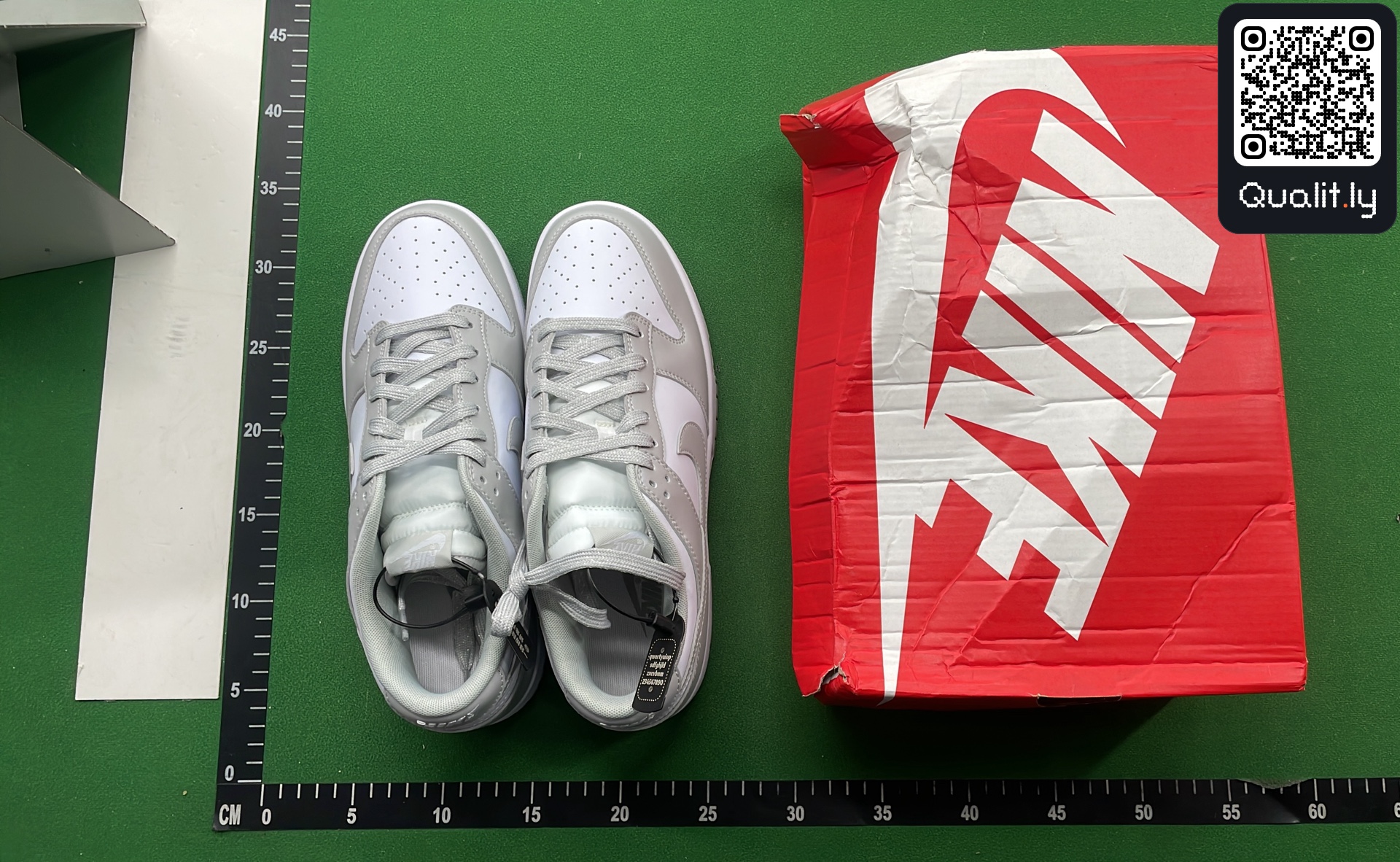 Sneakers QC photo 1 of 20