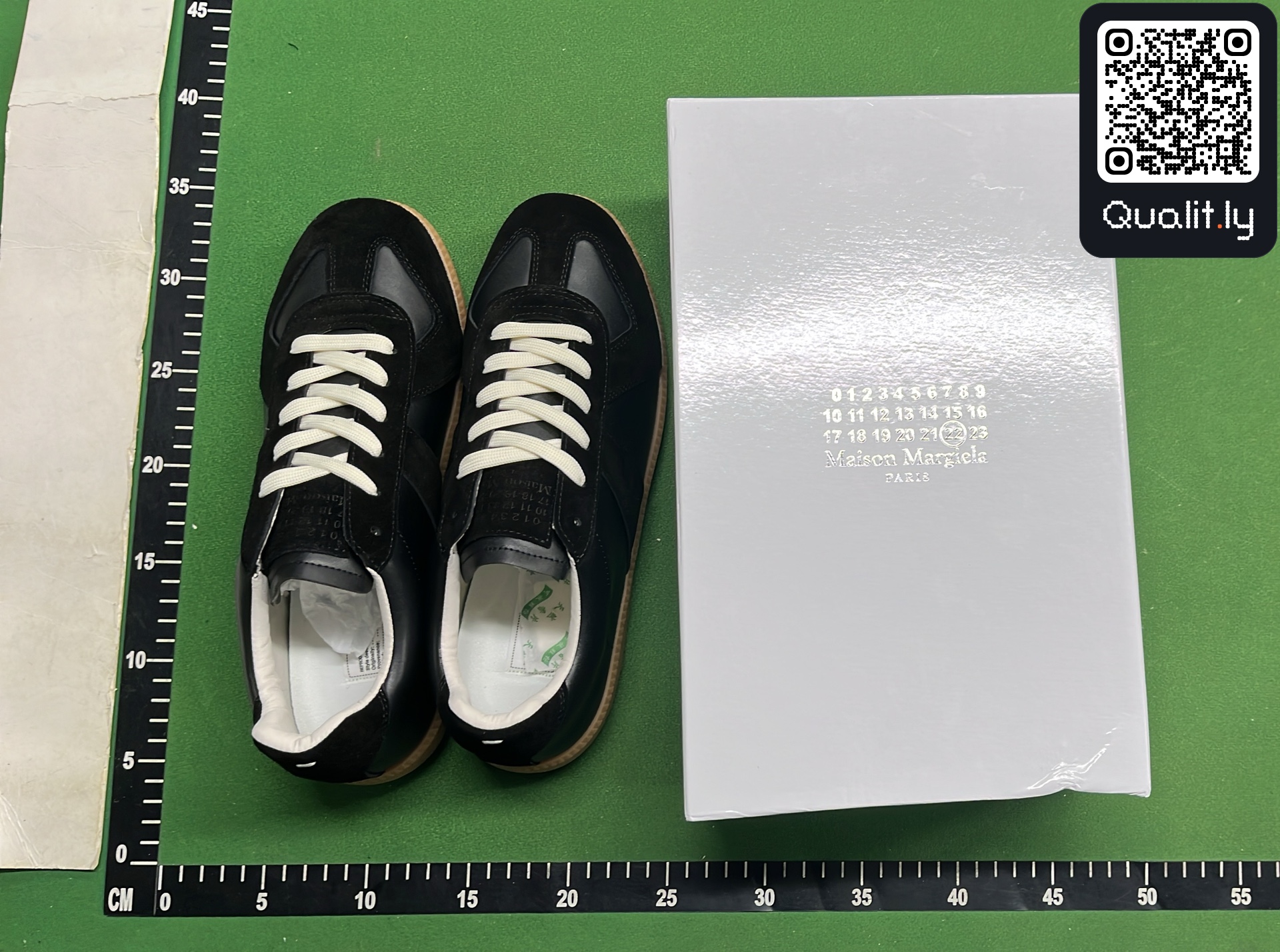 Sneakers — foto QC 1 di 136