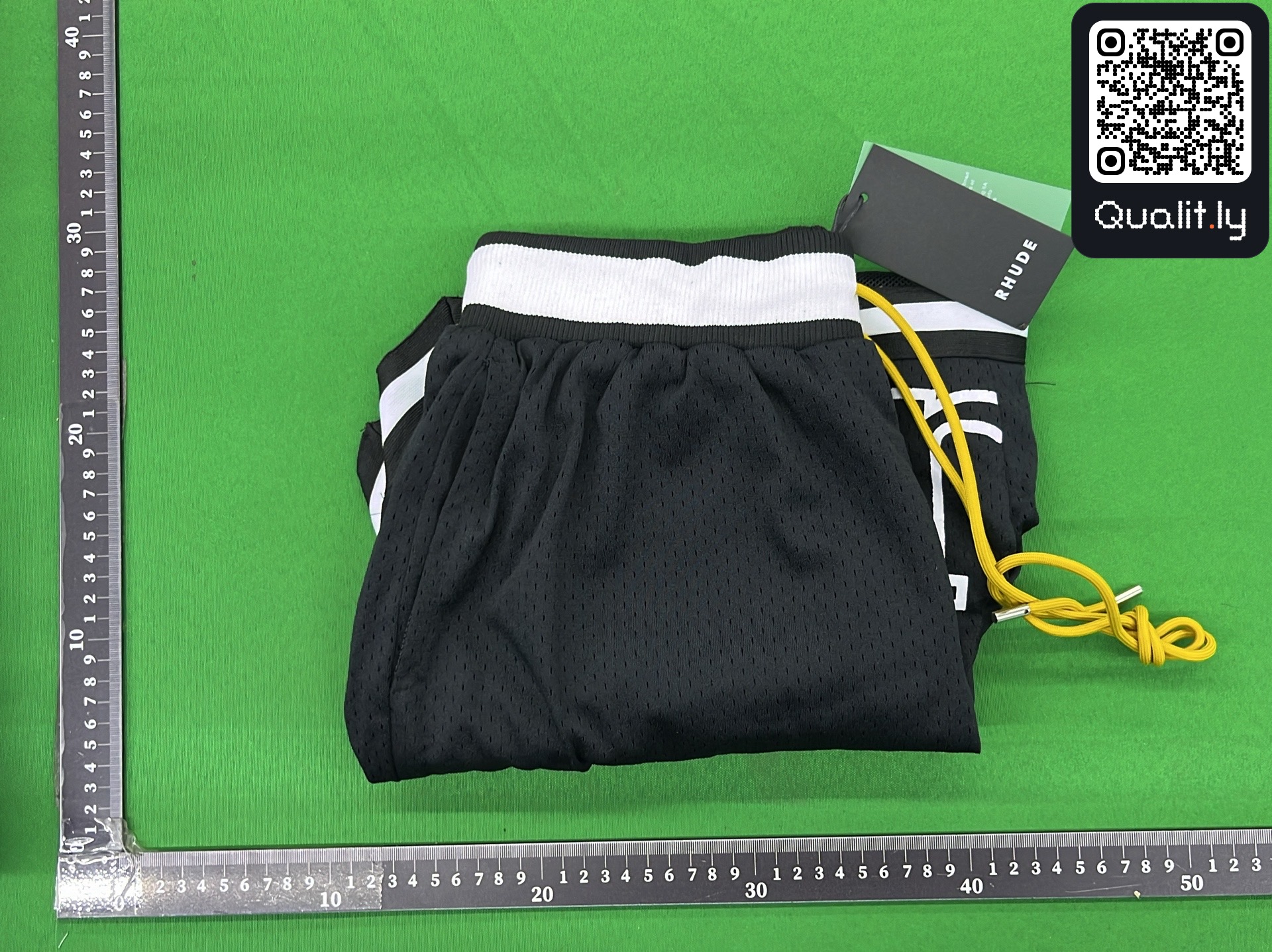 Pantaloncini — foto QC 1 di 84