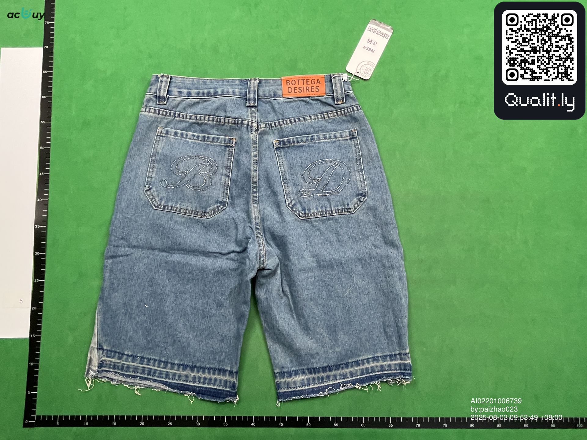 Jeansy — zdjęcie QC 2 z 4