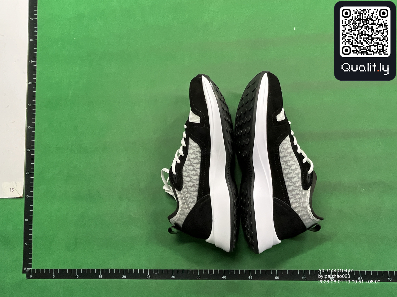 Sneakers QC photo 3 of 6