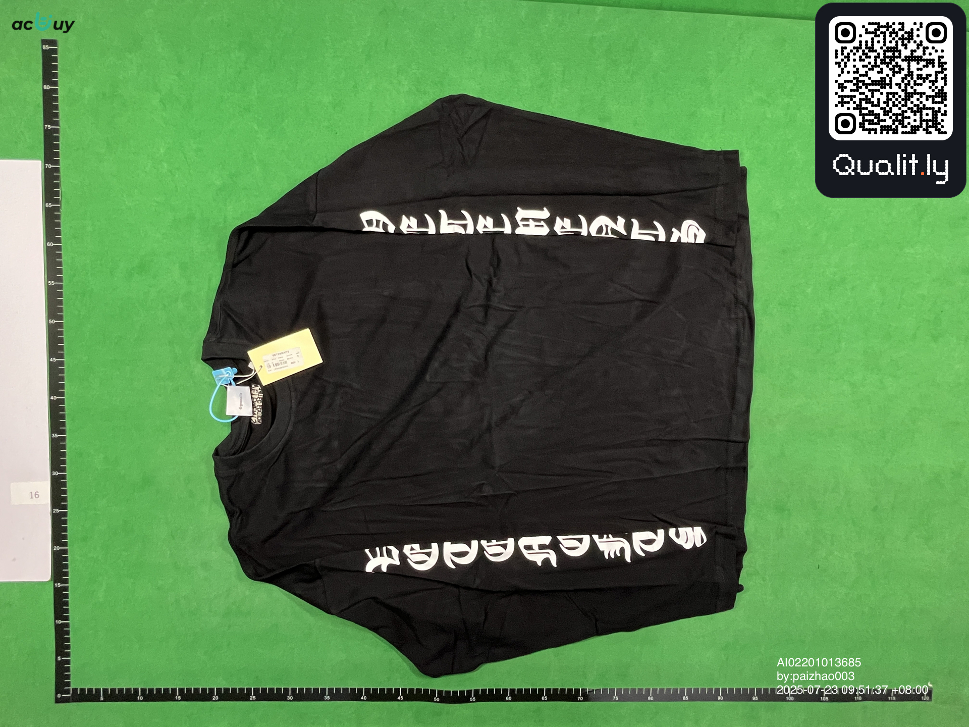 T-Shirt — QC-Foto 3 von 8