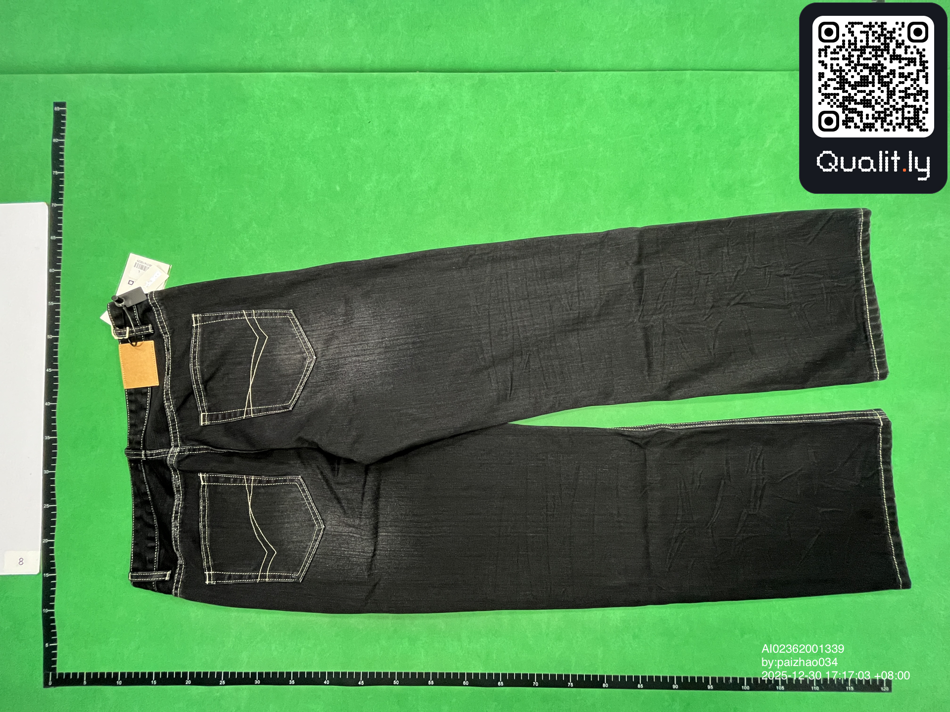 Jeans — foto QC 2 di 4