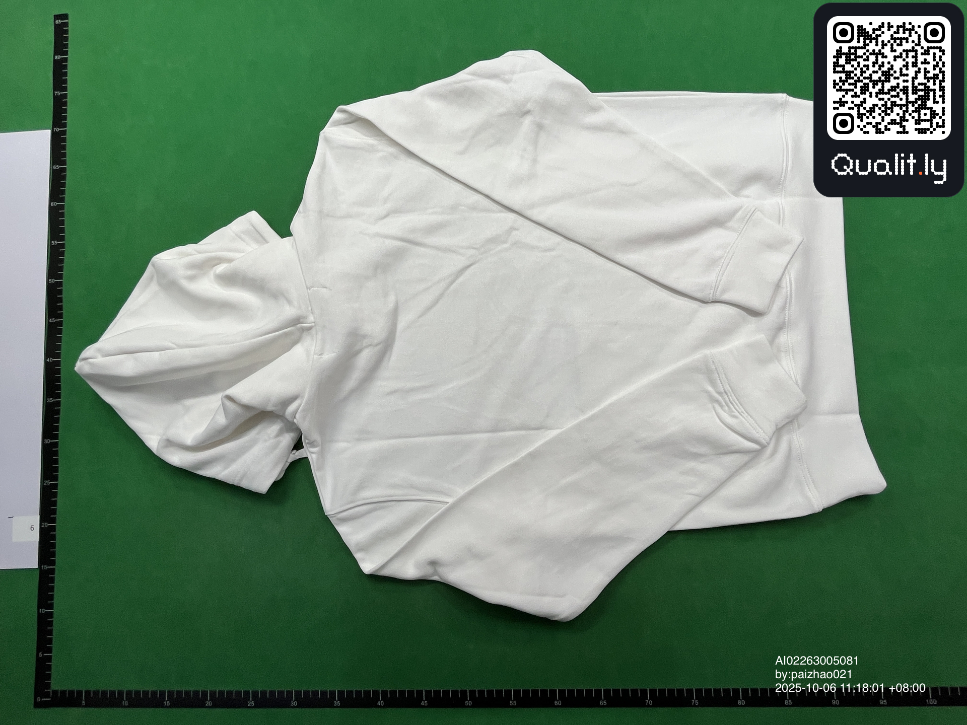 Hoodie QC photo 2 of 27