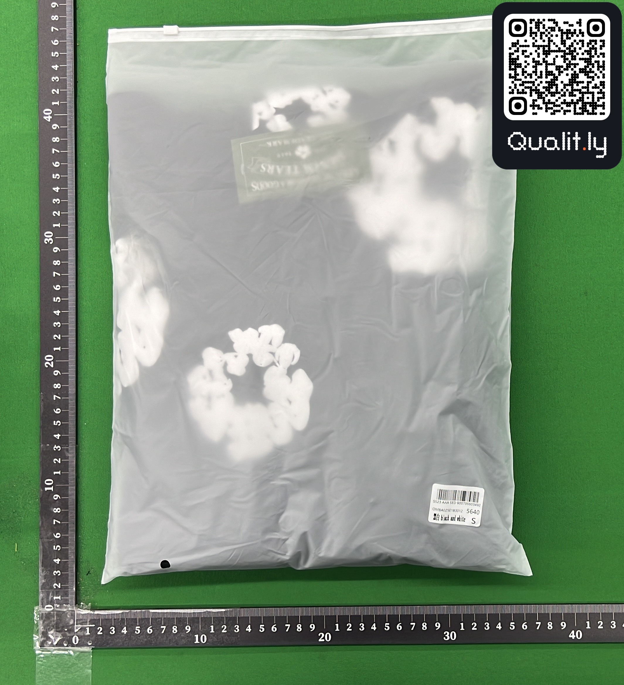 Hoodie QC photo 1 of 24