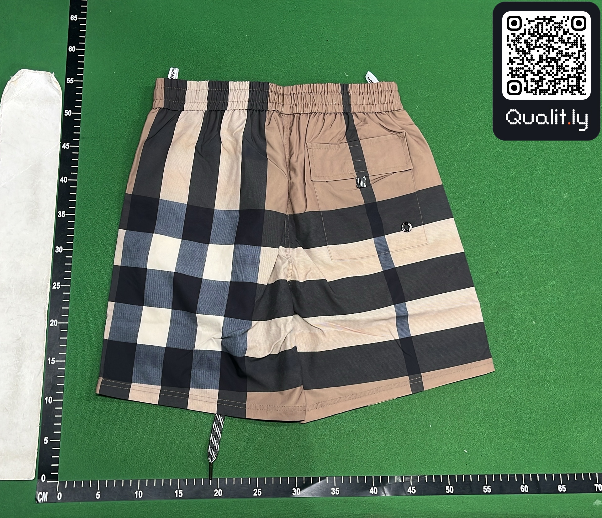 Short — photo QC 3 sur 4
