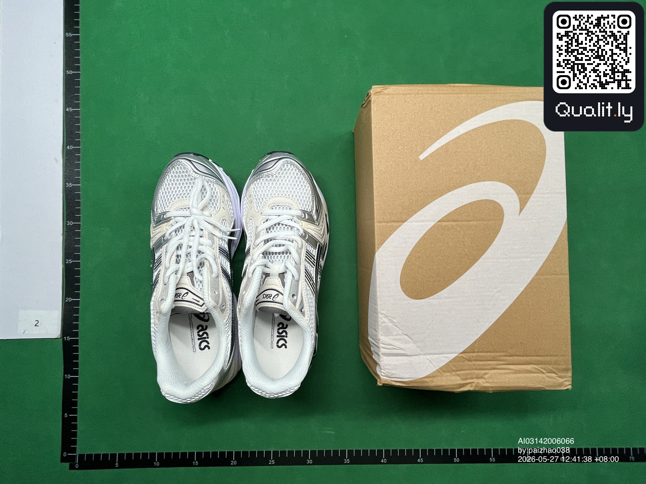 Sneakers QC photo 3 of 60