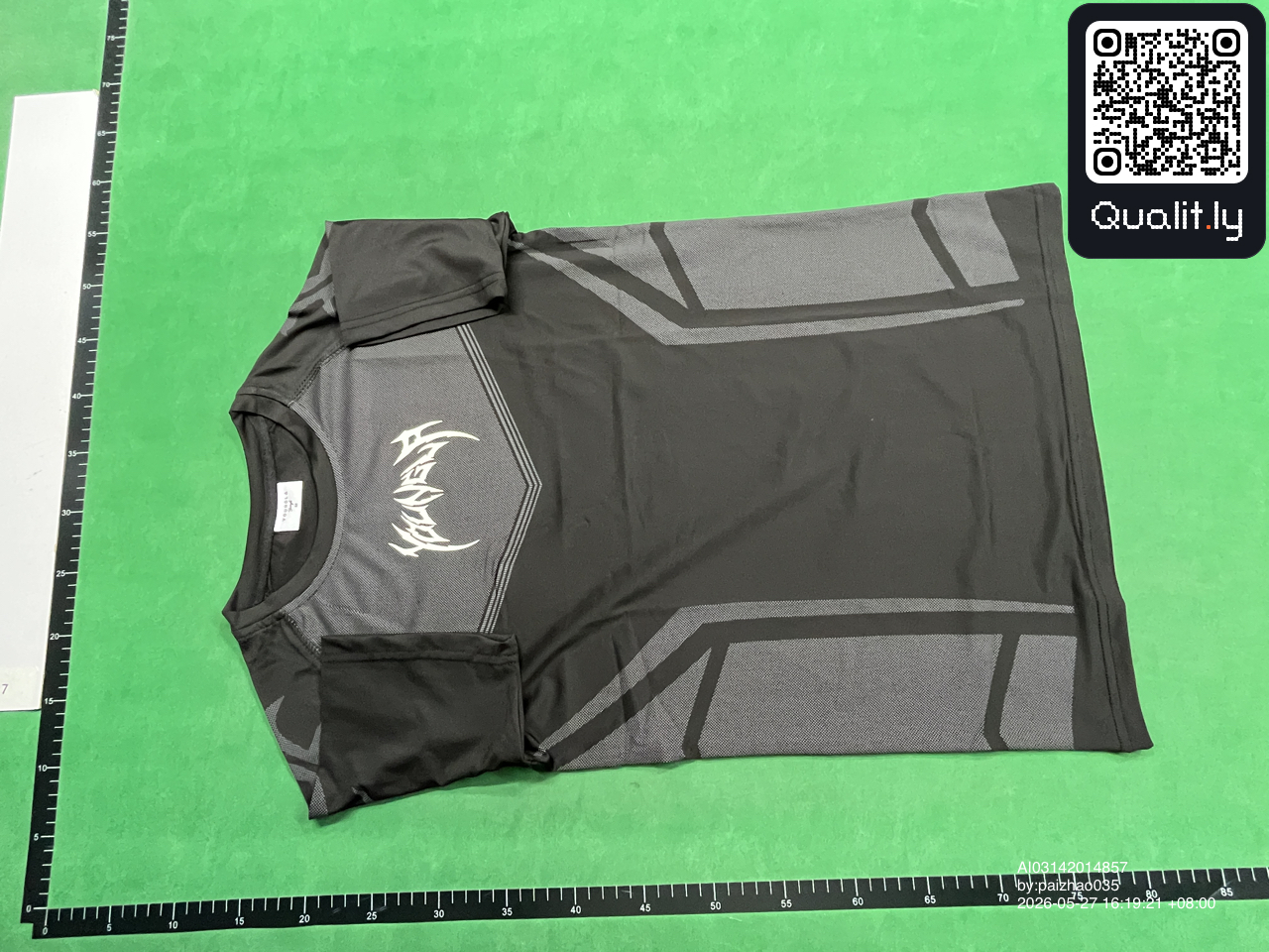 T-shirt — photo QC 2 sur 10