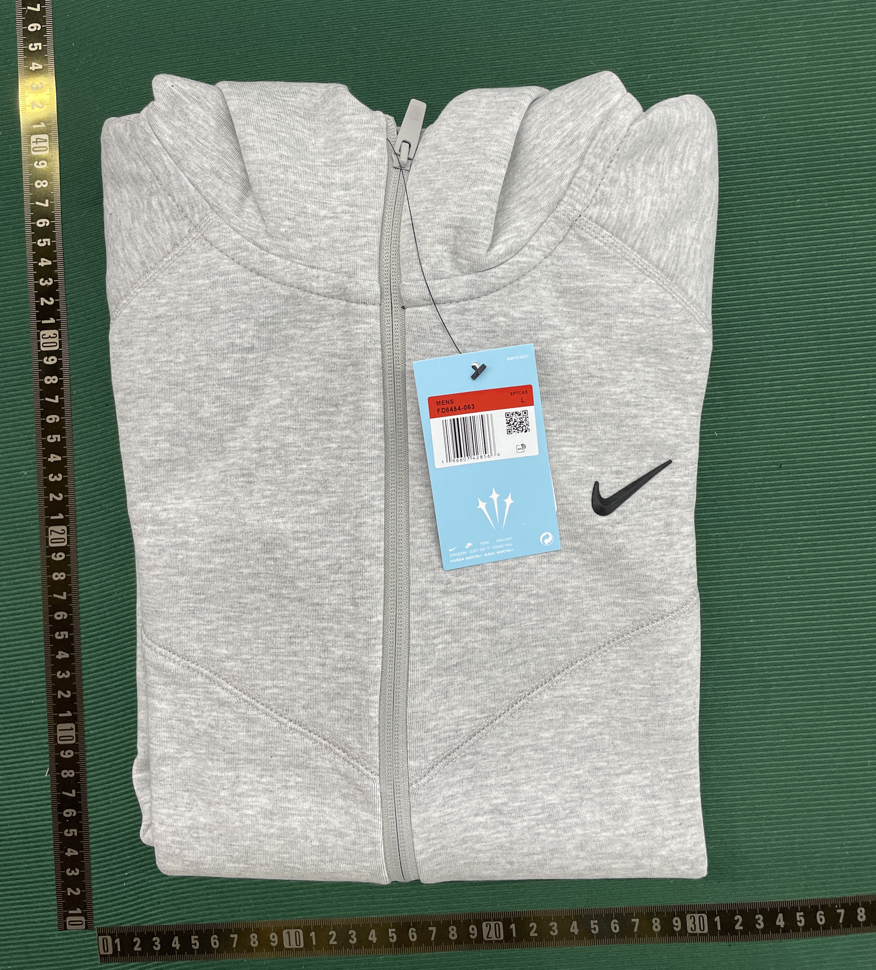 Hoodie — QC-foto 1 av 109