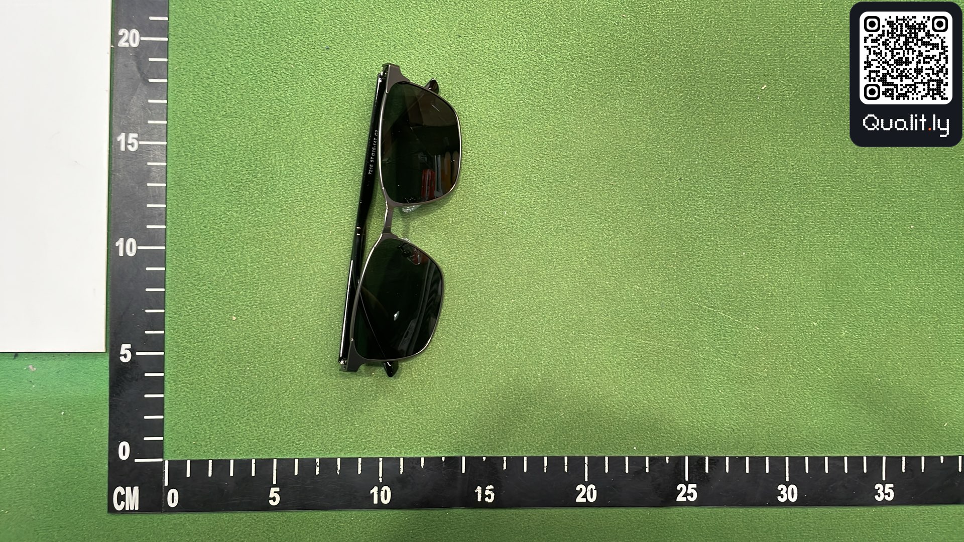 Sunglasses QC photo 2 of 3