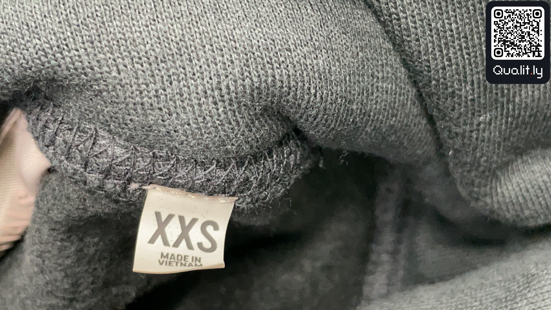 Hoodie — QC-foto 1 van 272