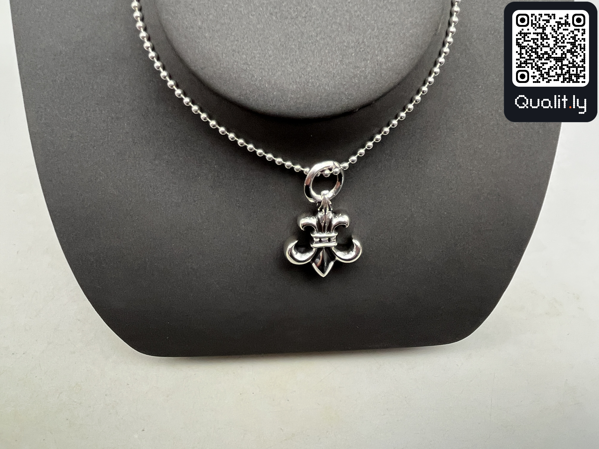 Jewelry QC photo 2 of 9