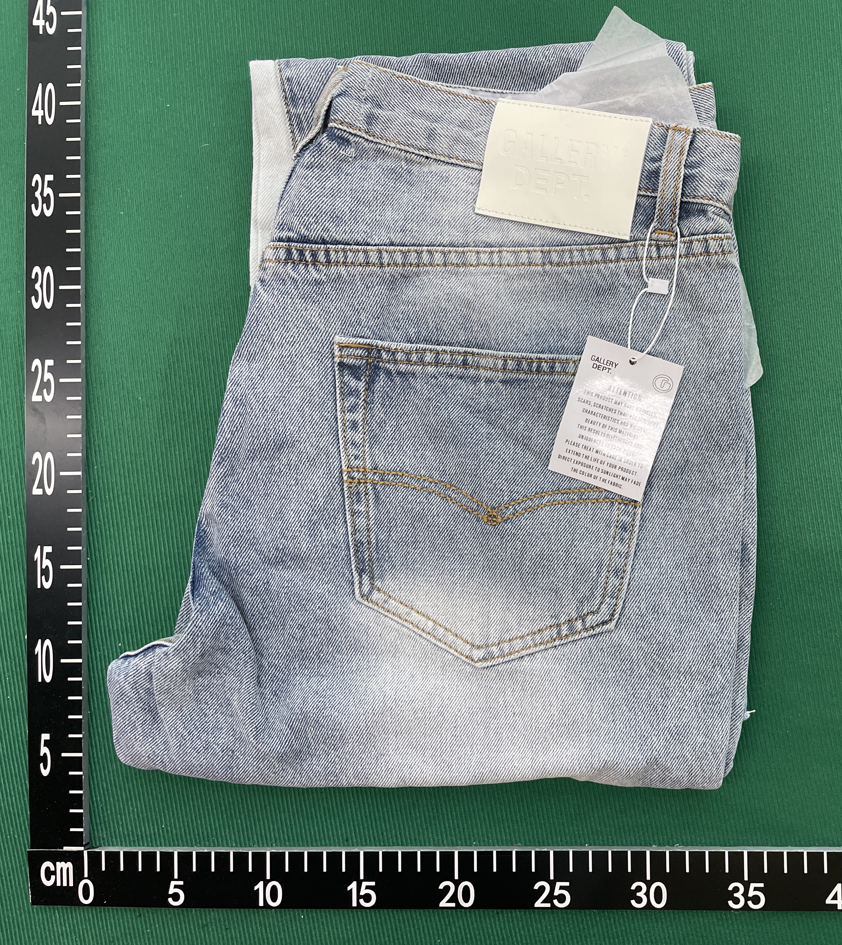 Jeans — QC-foto 1 van 153