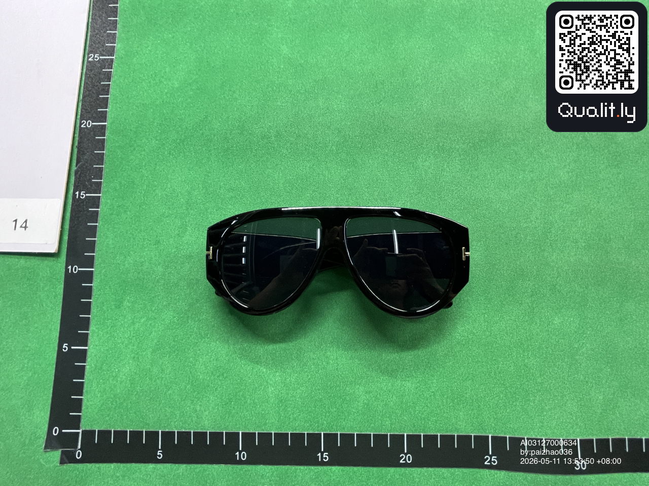Sunglasses QC photo 3 of 19