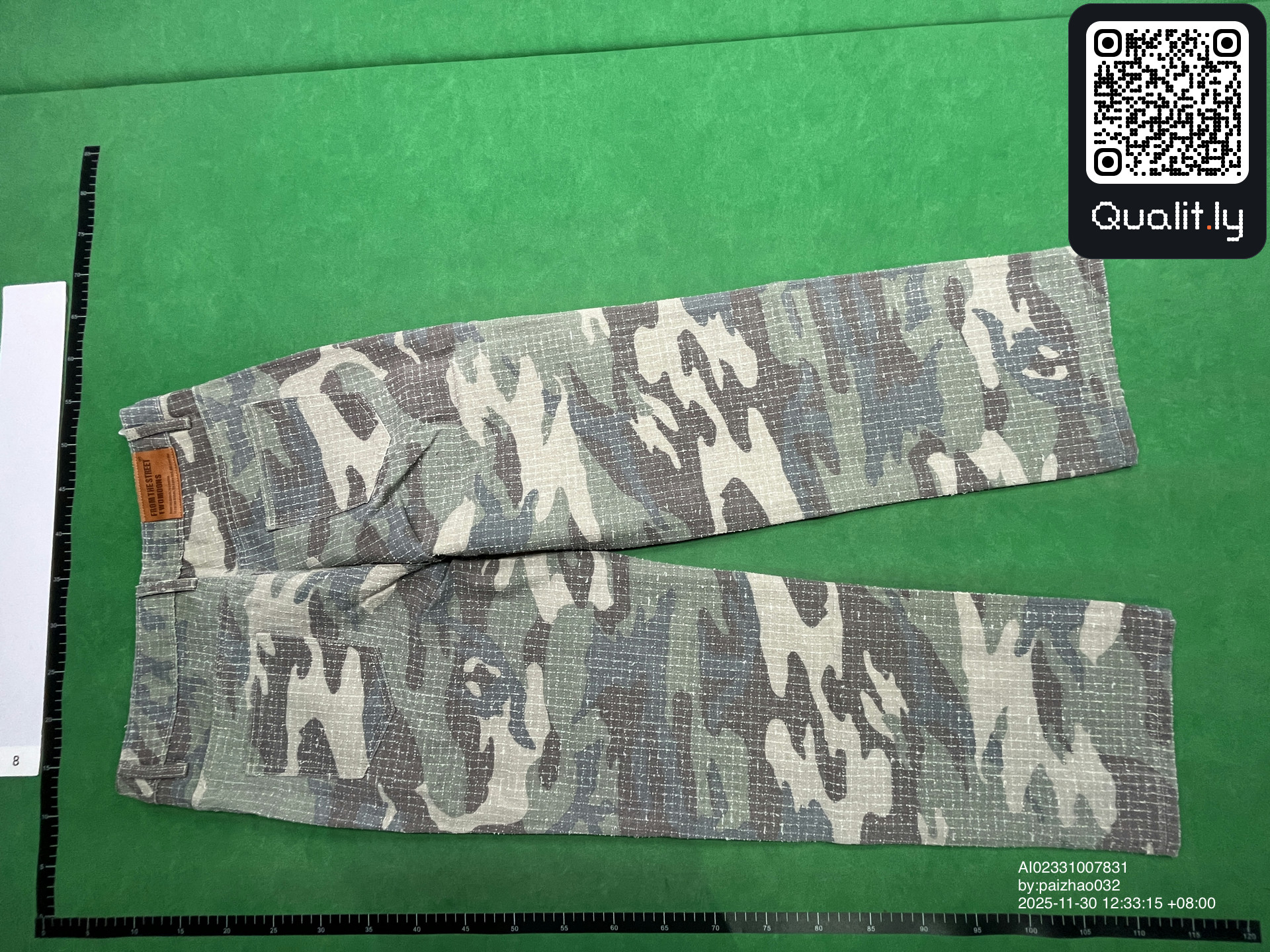 Jeans — QC-foto 2 av 4