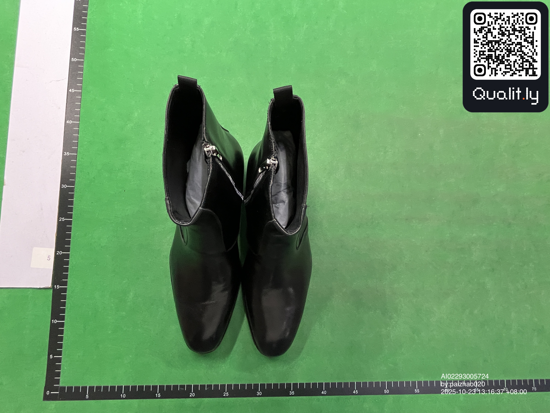靴子 QC 照片 1 / 6