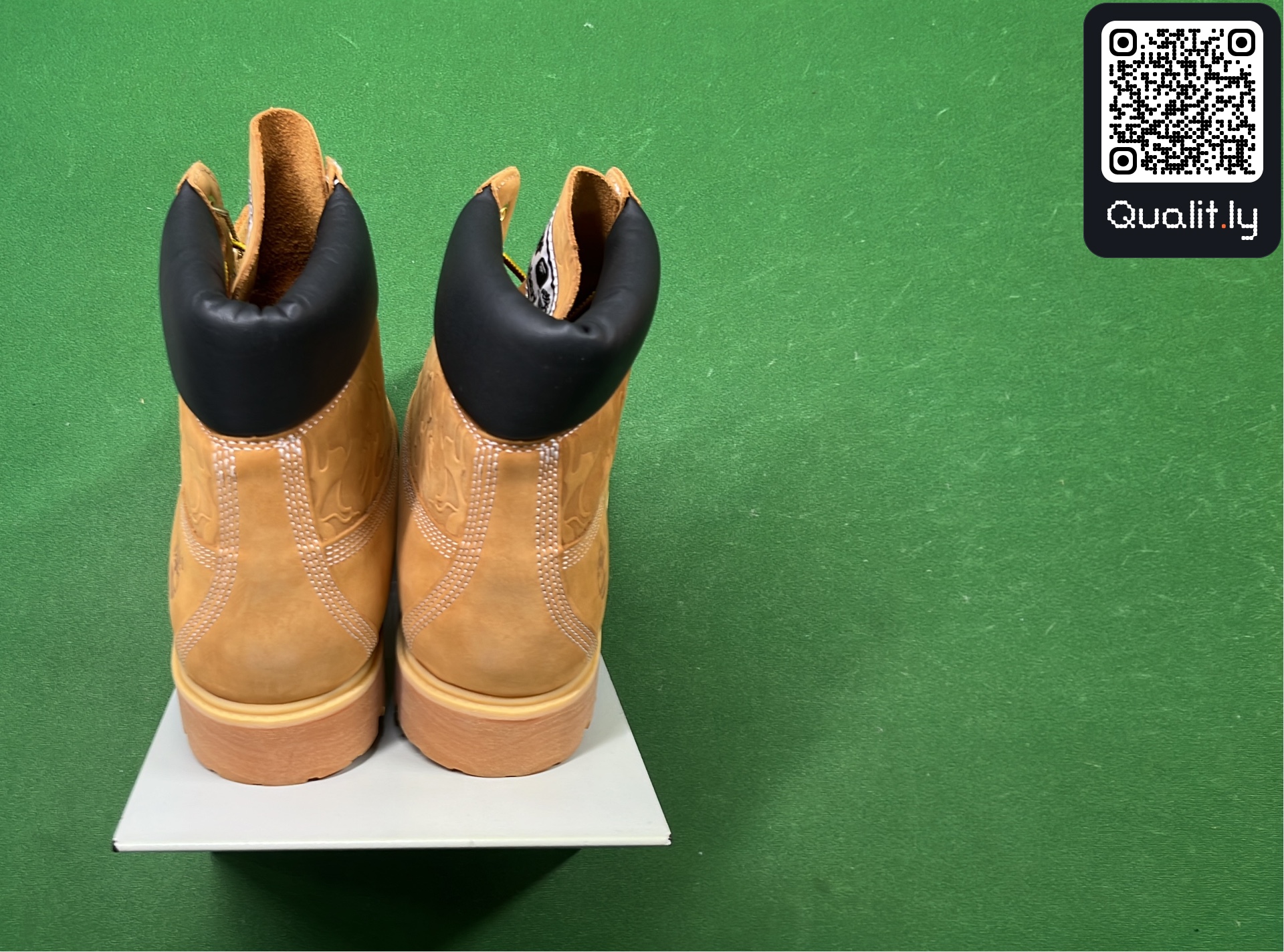 Sneakers QC photo 3 of 120