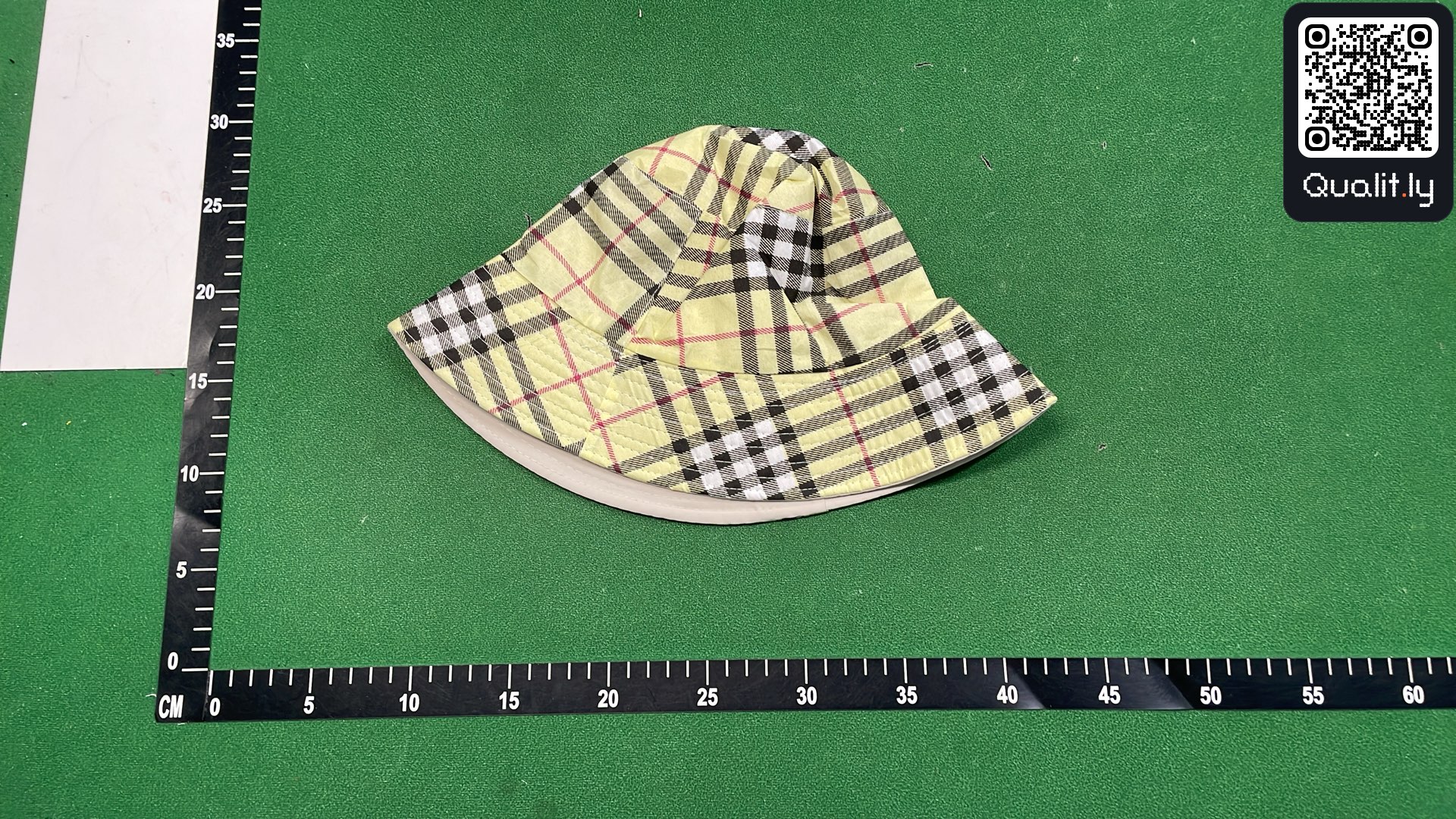 Pet — QC-foto 1 van 3