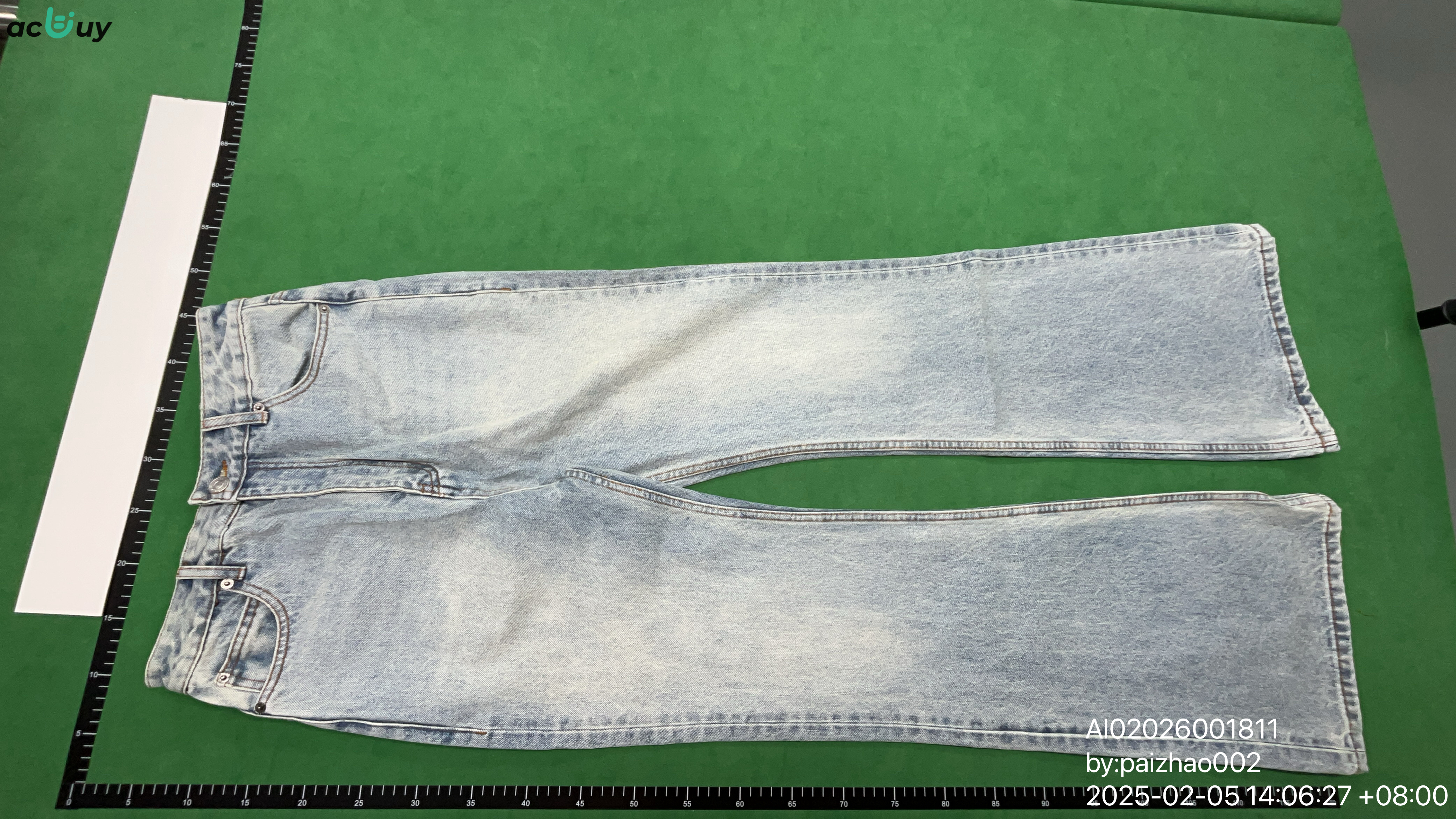 Jeans — QC-foto 3 av 4