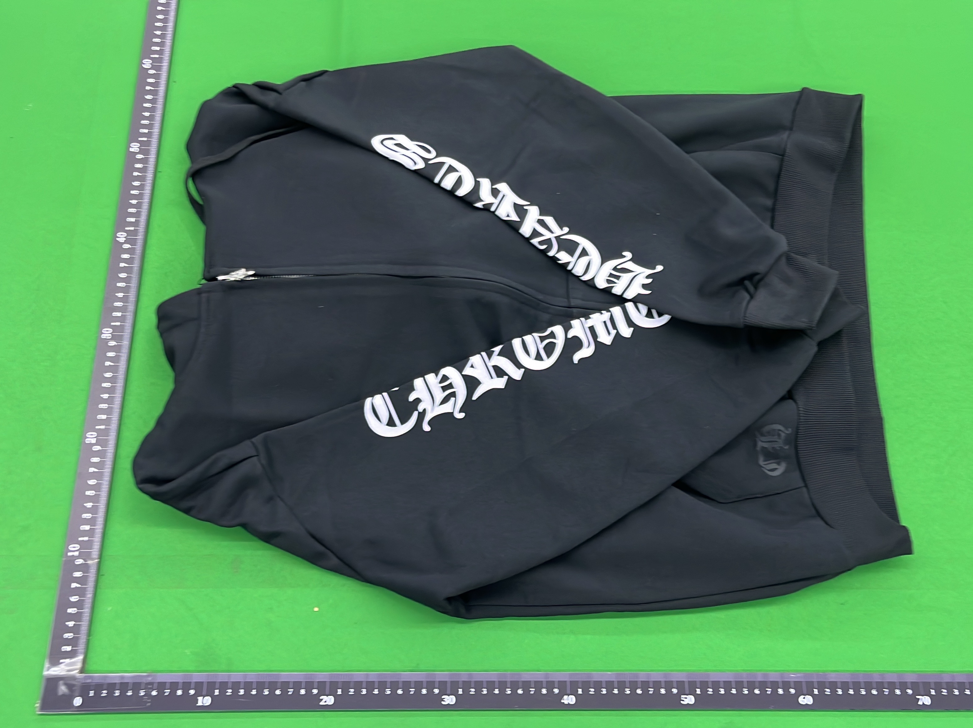 Hoodie QC photo 3 of 11
