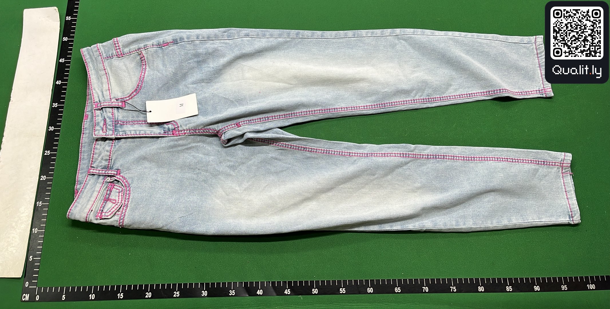 牛仔裤 QC 照片 2 / 8