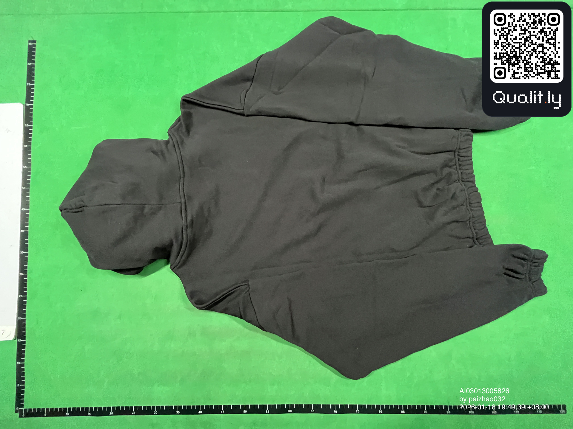 Hoodie QC photo 2 of 18