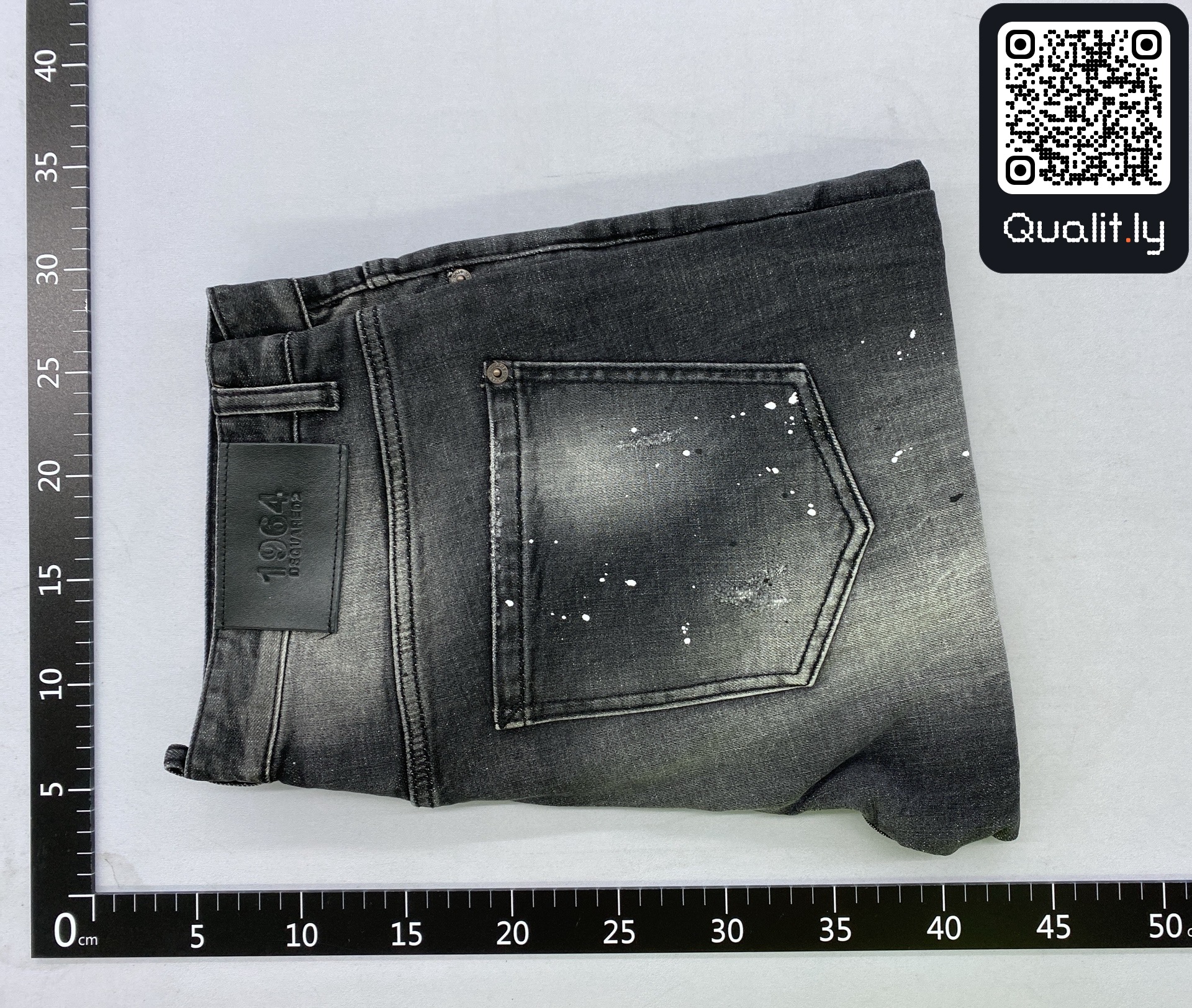 Jeans — QC-foto 1 av 213
