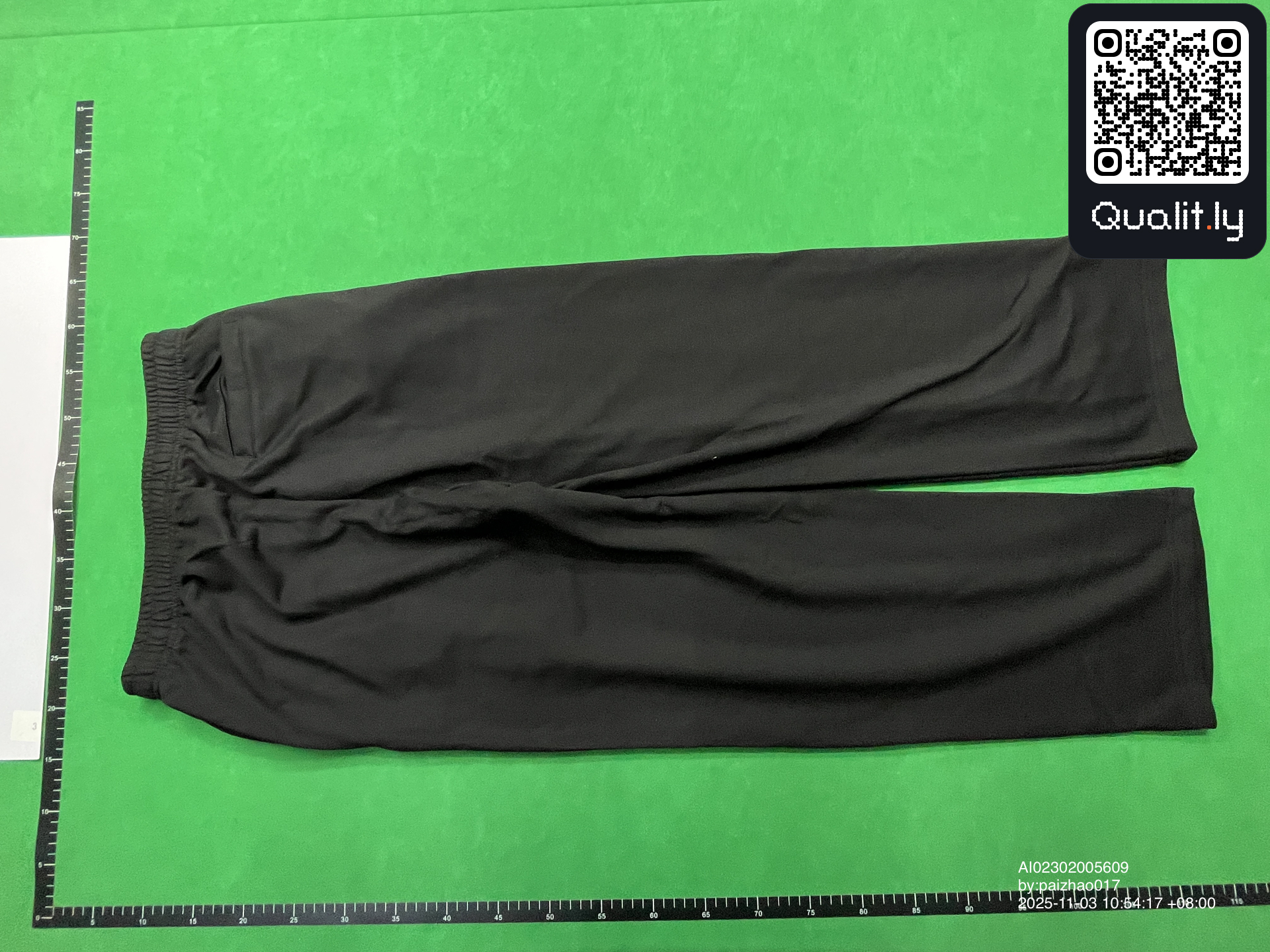 Pantalon — photo QC 2 sur 4