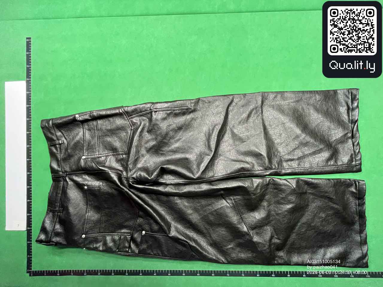 Pantaloni — fotografie QC 2 din 4