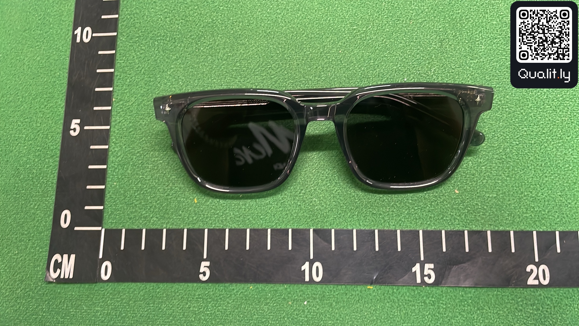 Sunglasses QC photo 1 of 3