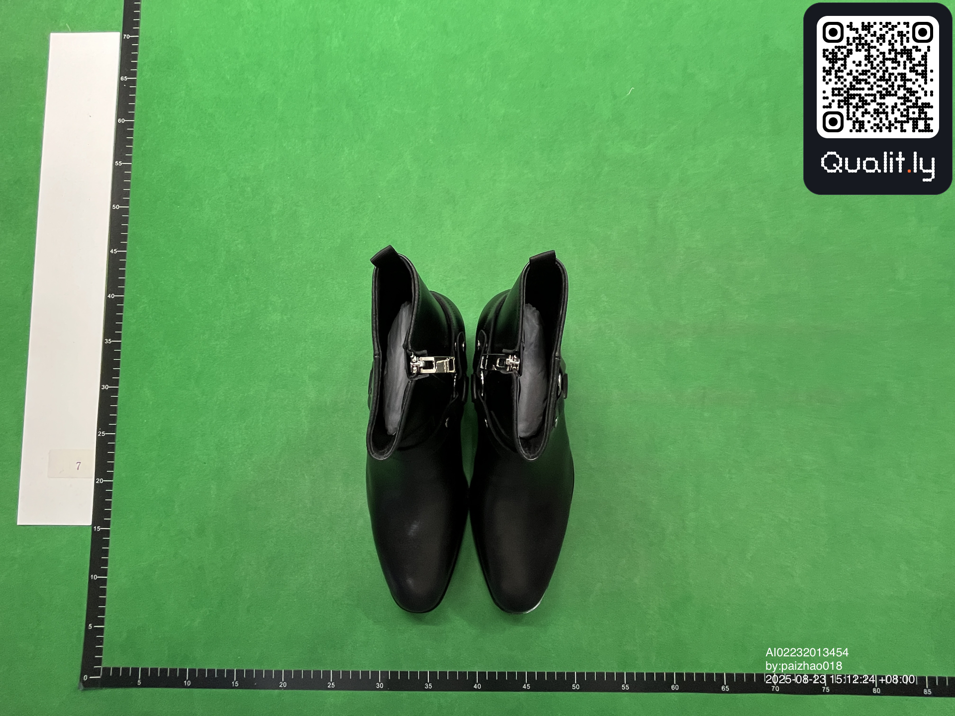 靴子 QC 照片 1 / 6